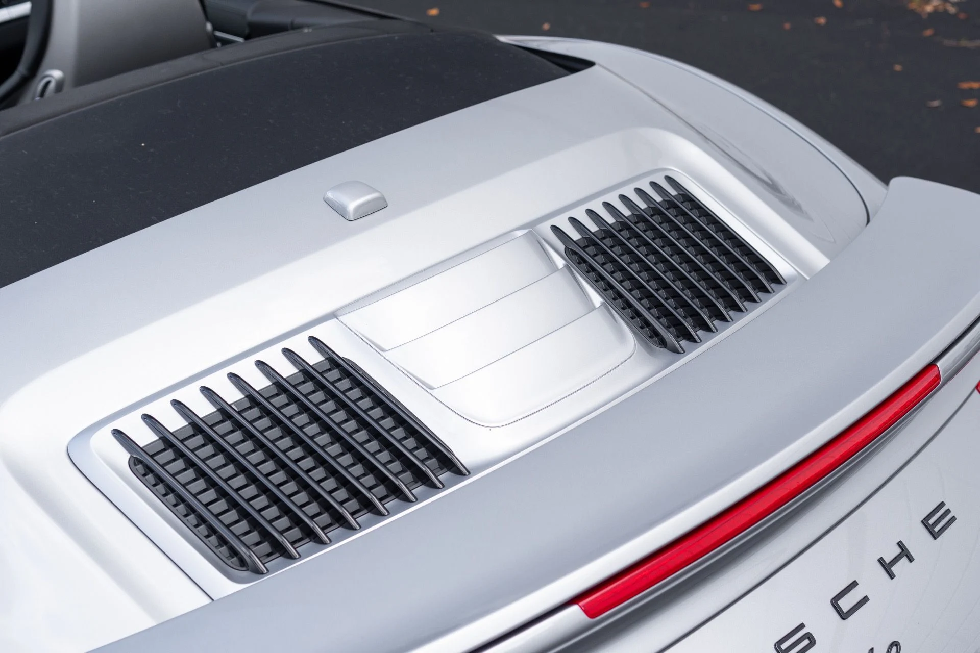 mph025_3768707398_Used_2019_Porsche_911_Turbo_1775252644_56a0216e31