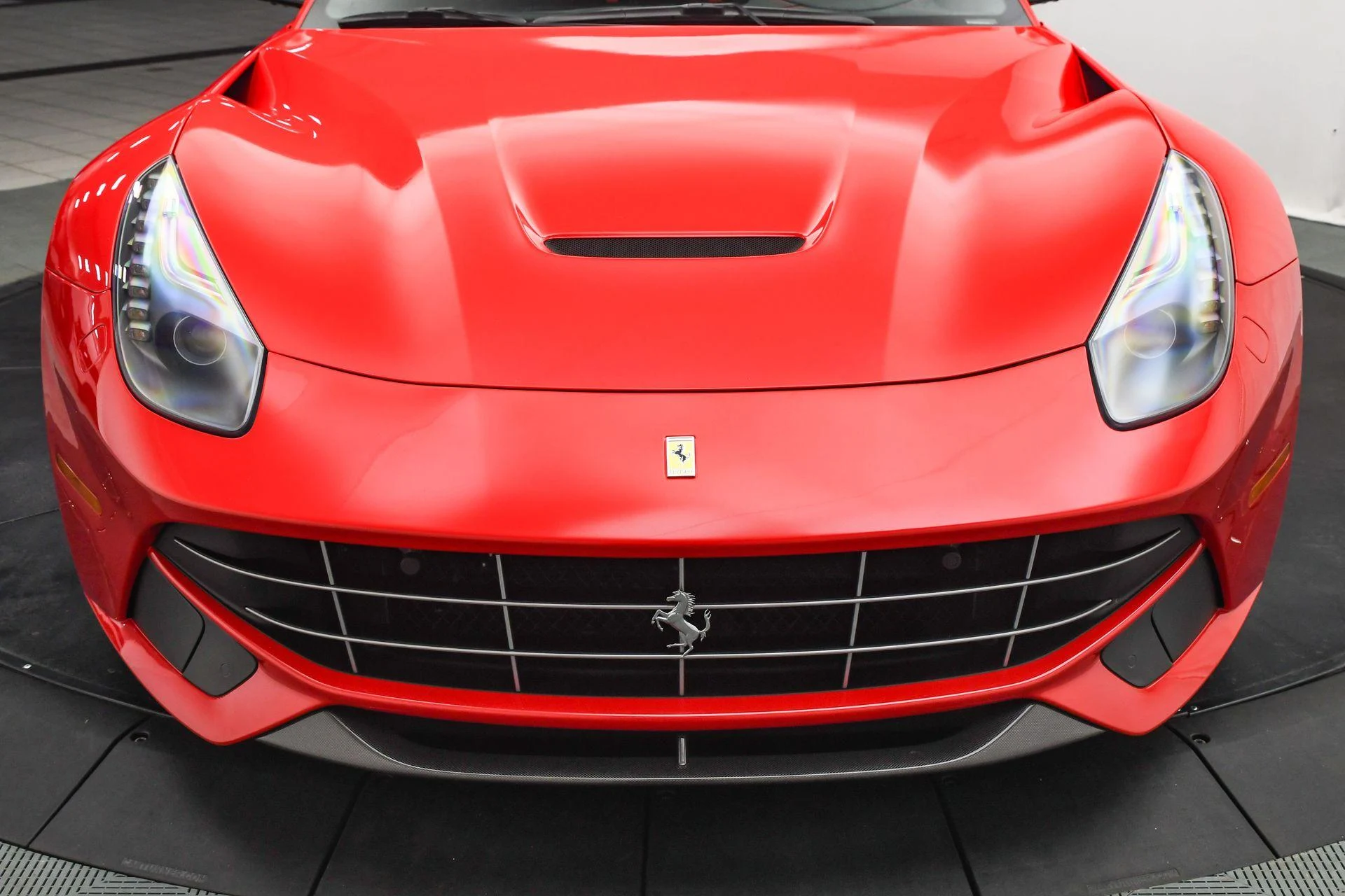 mph025_3775302379_Used_2017_Ferrari_F12_Berlinetta_1757453979_fbee5e8533