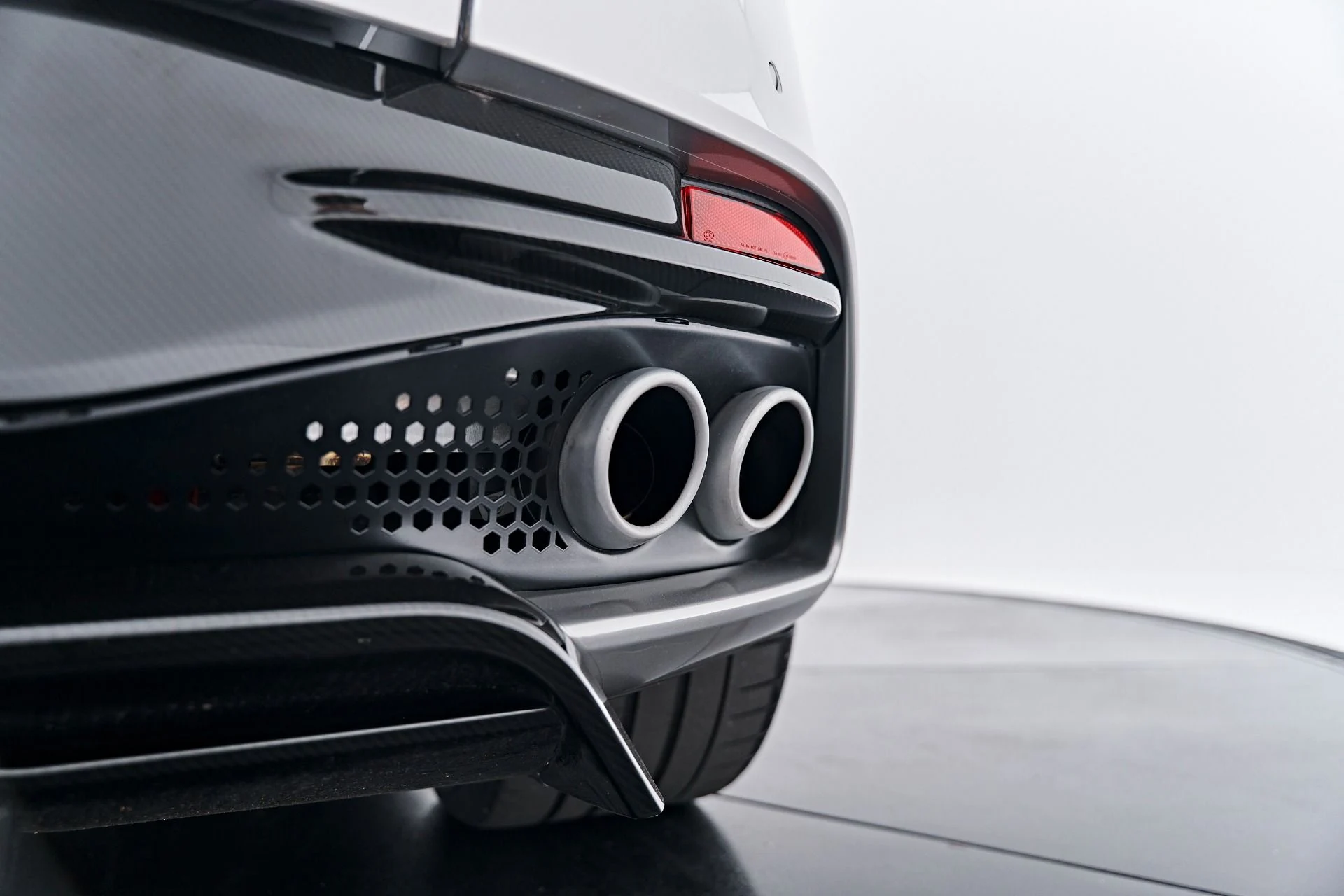 mph025_3782310381_Used_2023_Aston_Martin_DBS_1790369867_6c809751da