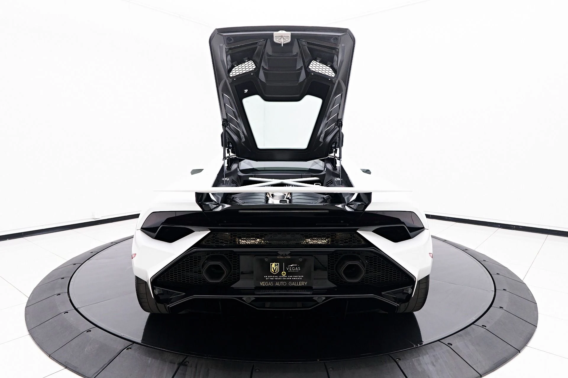 mph025_3787136586_Used_2023_Lamborghini_Huracan_Tecnica_Base_1750384074_6e752e5b3d