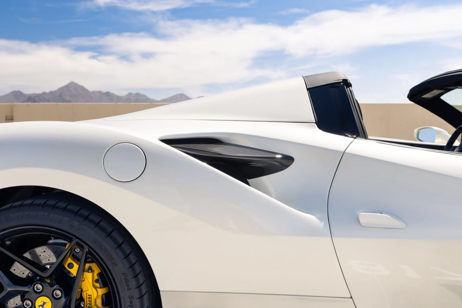 mph025_3789457679_Used_2023_Ferrari_F8_Spider_1776809234_80927c488b