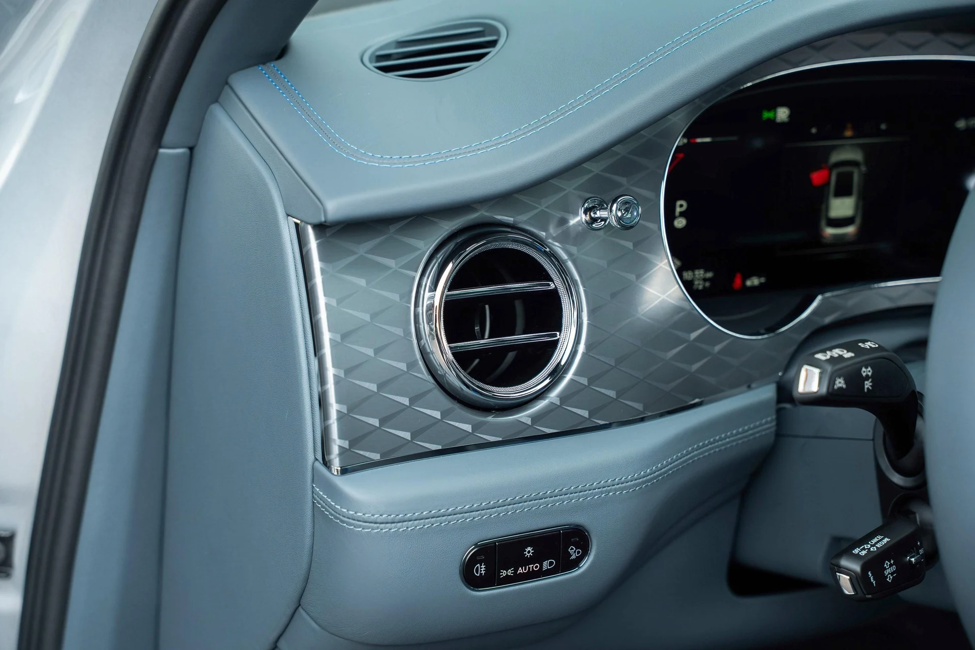 mph025_3792075007_477619924_6954c00e4e73cd9f103f4fda_50ce50f586