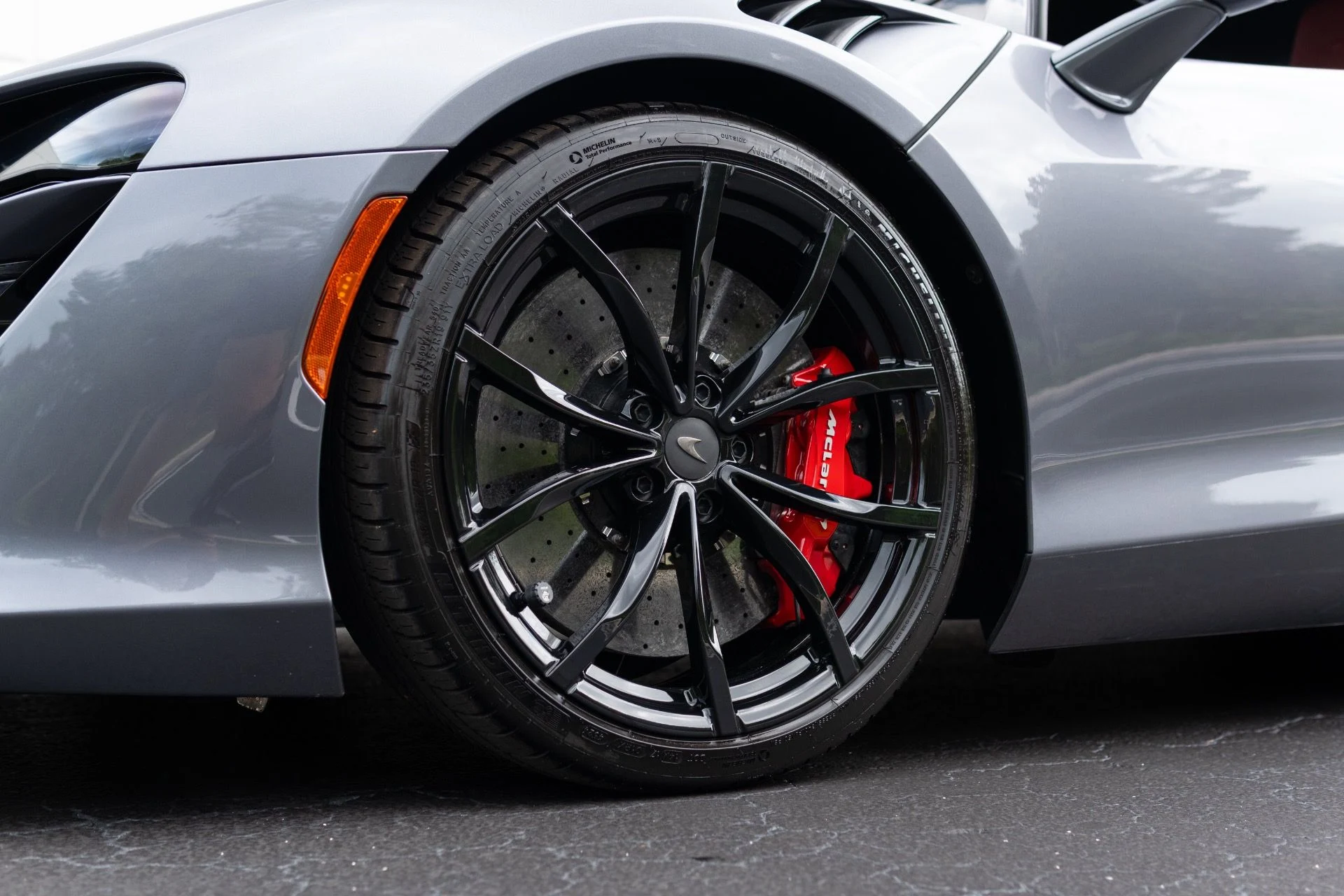 mph025_3795535186_Used_2023_Mc_Laren_Artura_1776712926_57bfdc3ca4