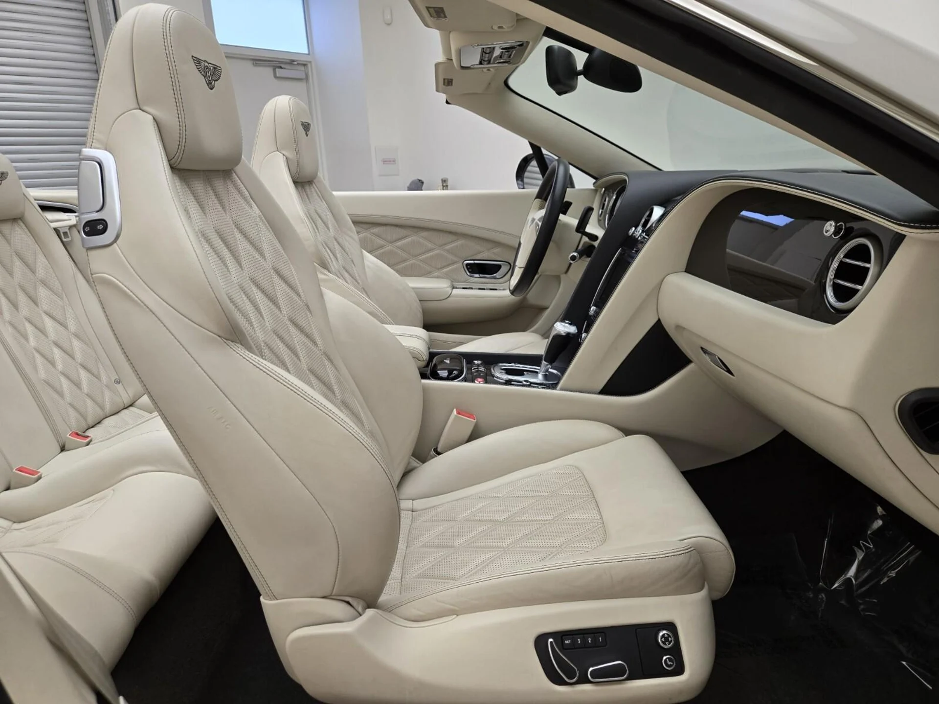 mph025_3803517474_Used_2015_Bentley_Continental_GT_V8_S_1759214733_bd26aaa663