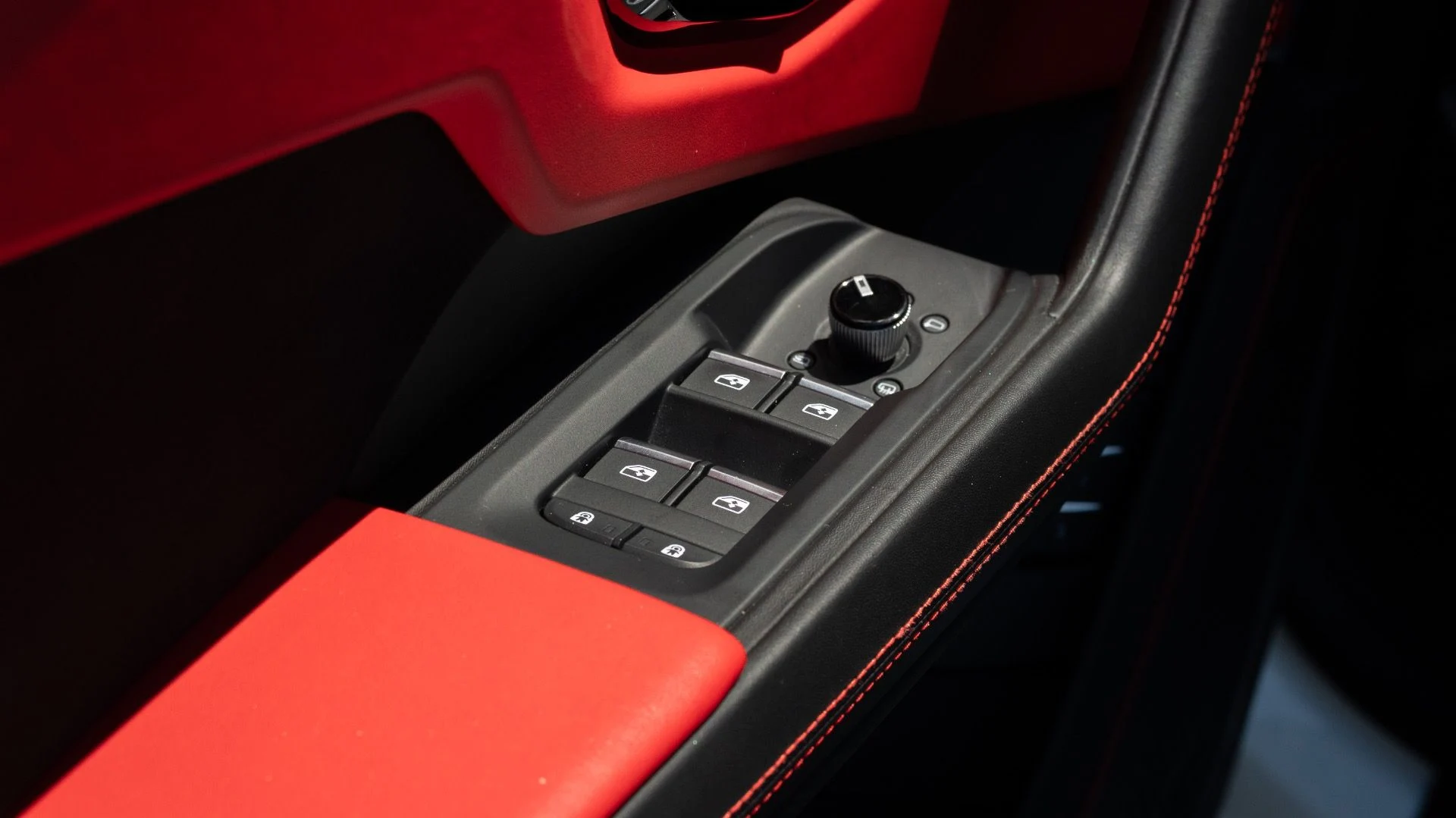mph025_3803818129_Used_2021_Lamborghini_Urus_1754681948_6a7490e707
