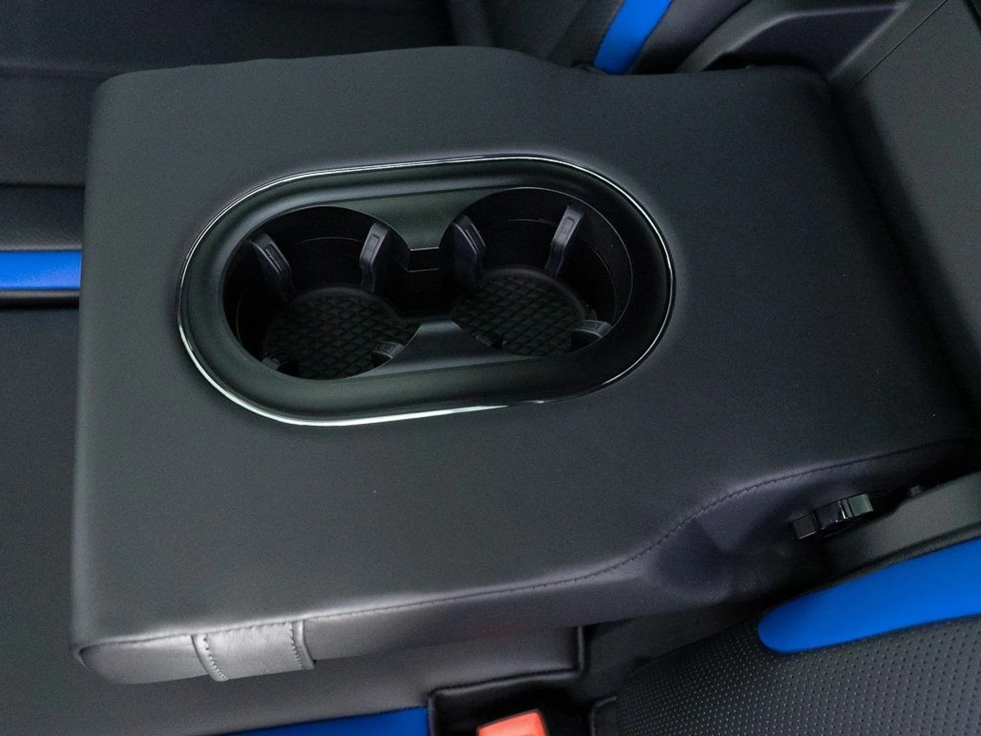 mph025_3804982584_e307e7664bd93aede3a31ac6bacab386_805b02bc69