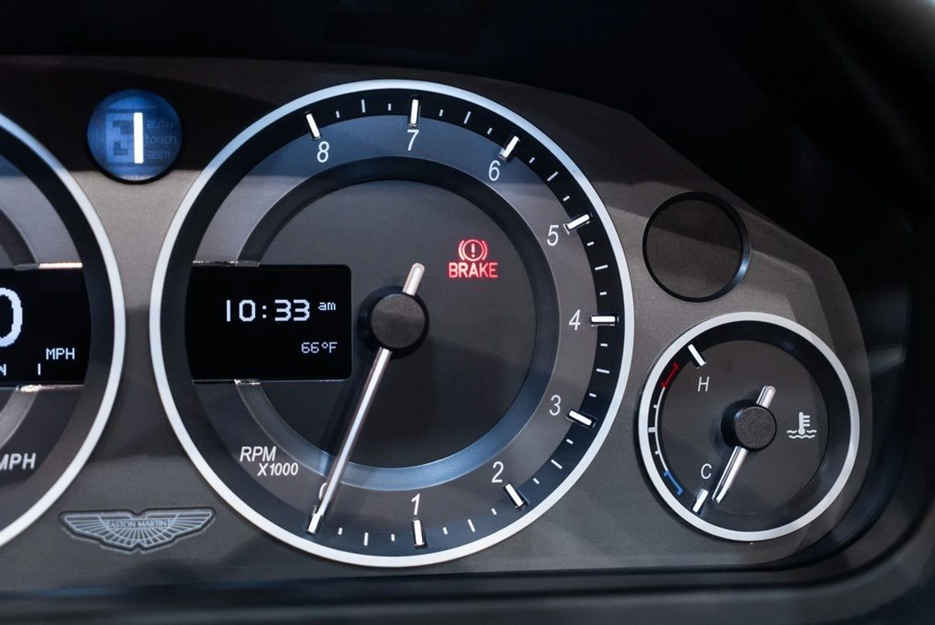 mph025_380956112_bfd79d8c72bc497702f159101b6df6ea_921215695d