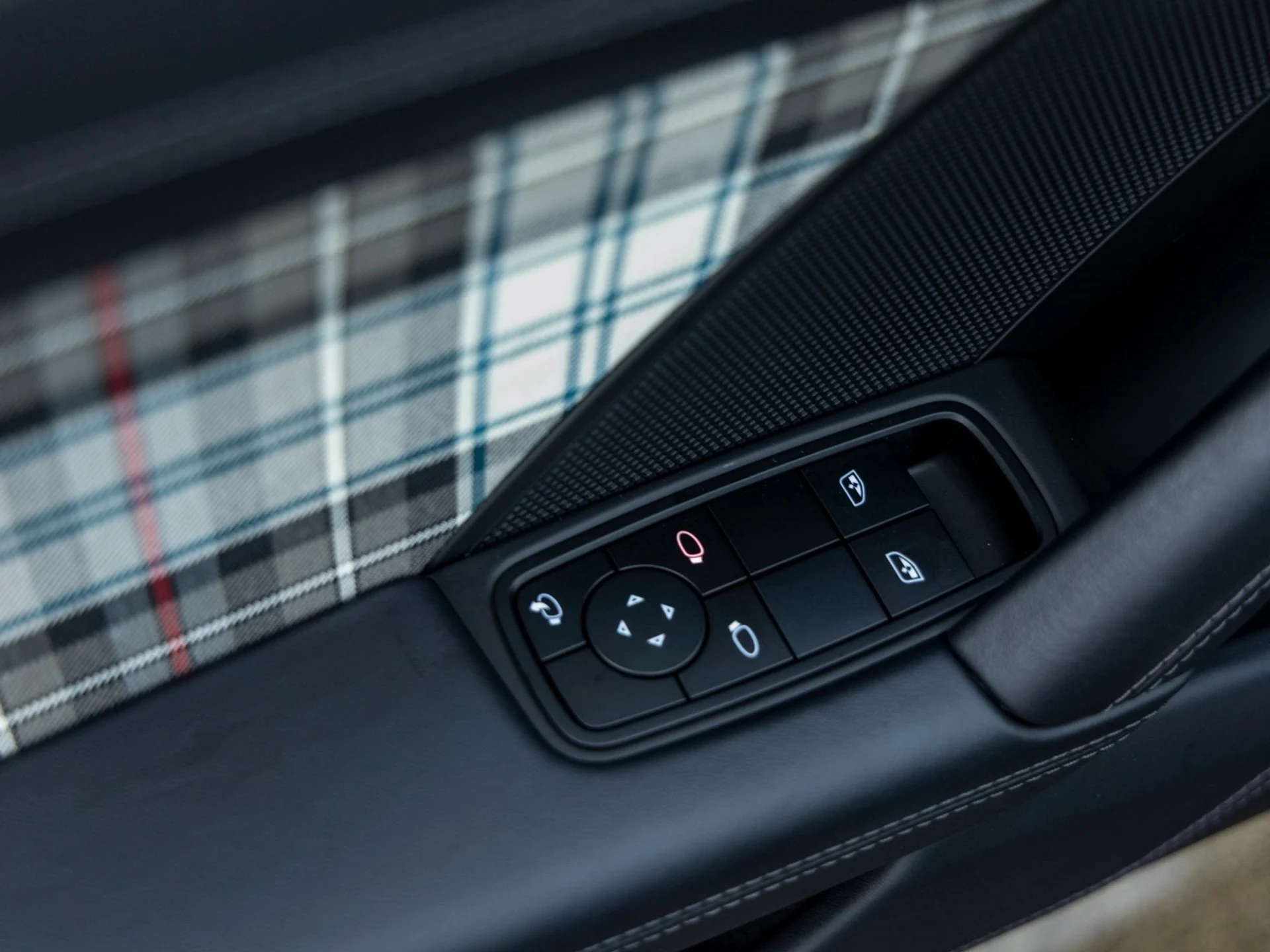 mph025_3814446359_26_9915065003