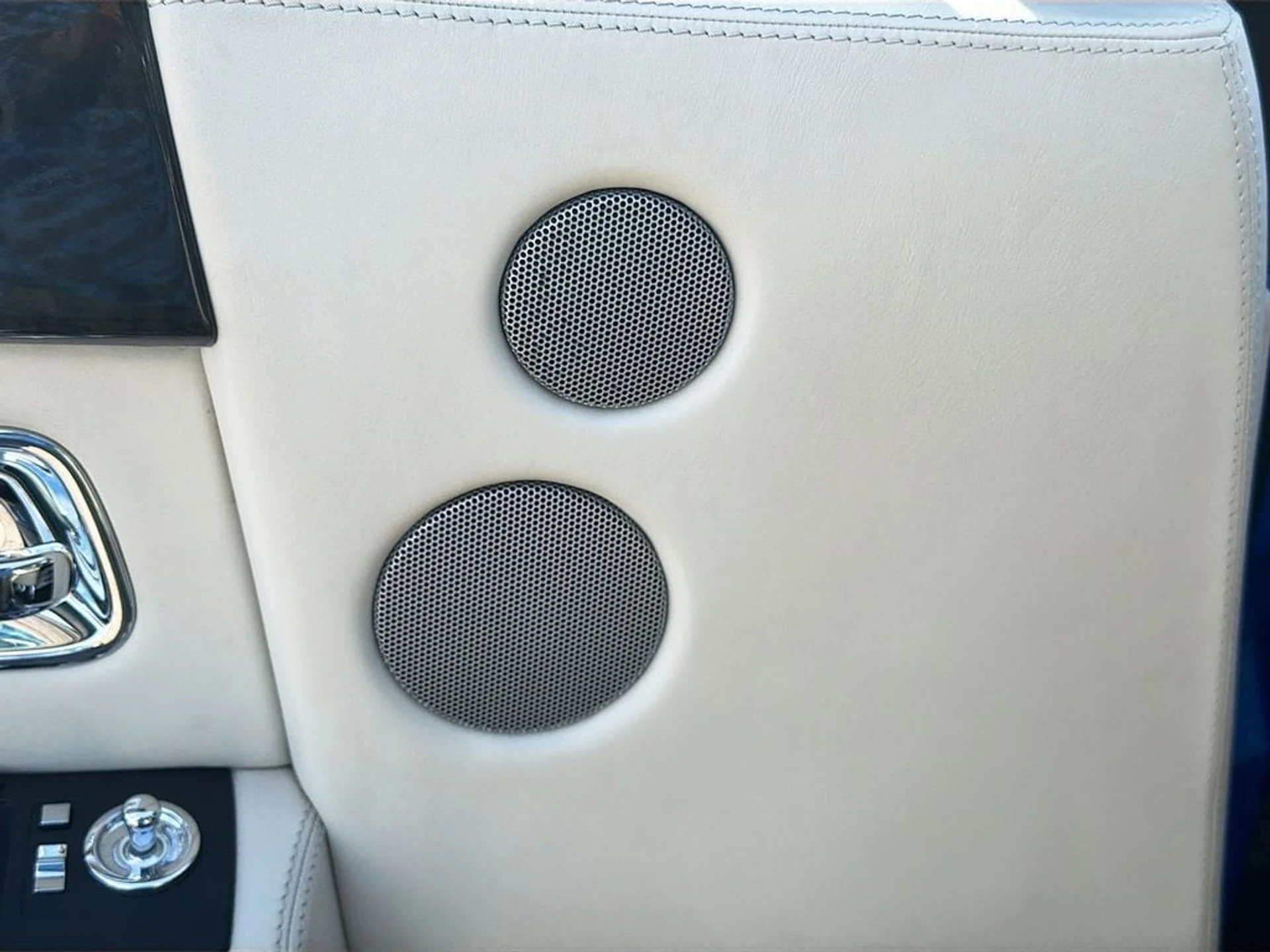 mph025_3819873346_4a62bda3969a43cbbb230de6216c228dx_73633a80e5