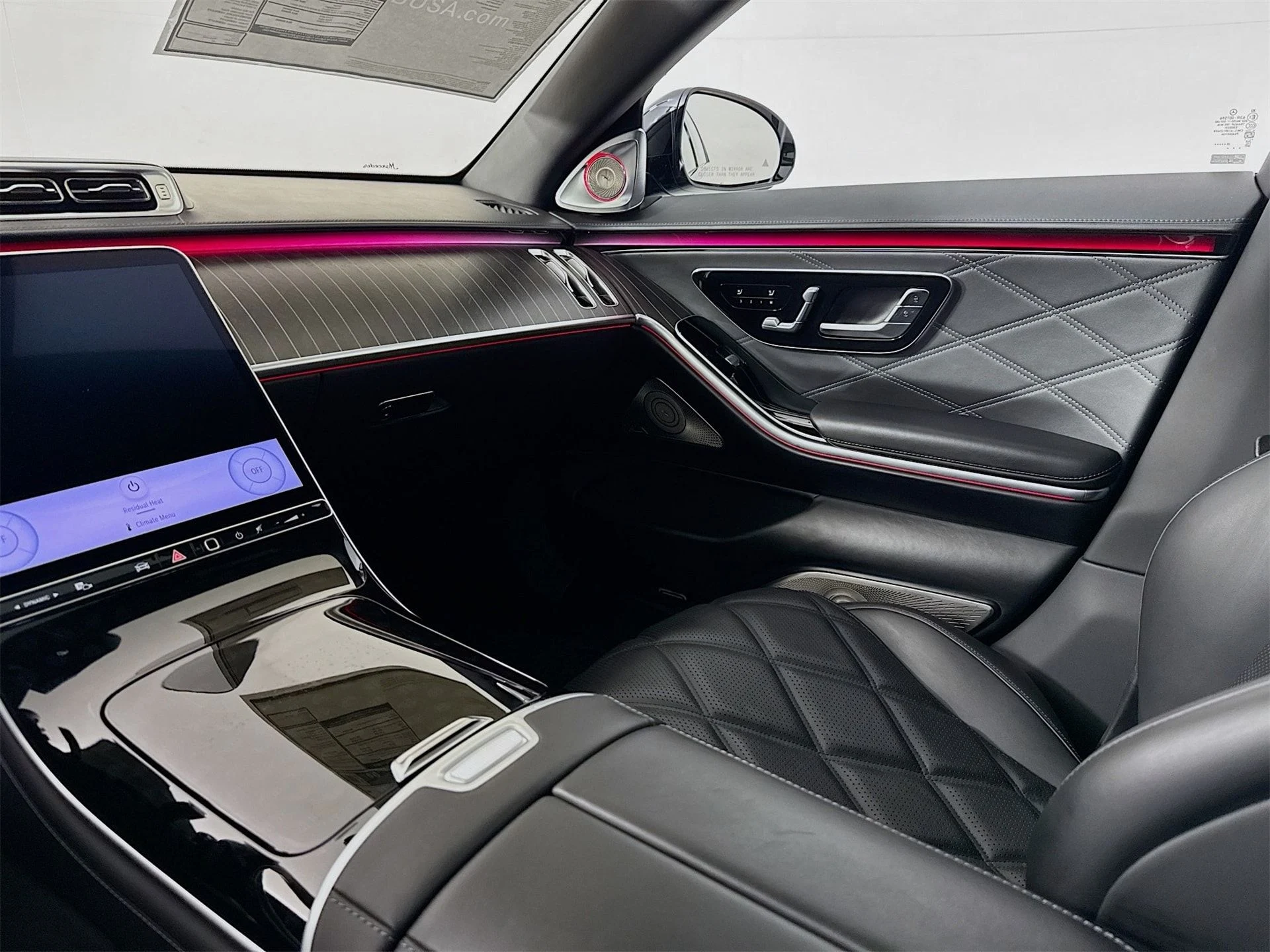 mph025_3823207967_3be6cea1580032c16c0b1d2256a37021x_1f216ccdc9