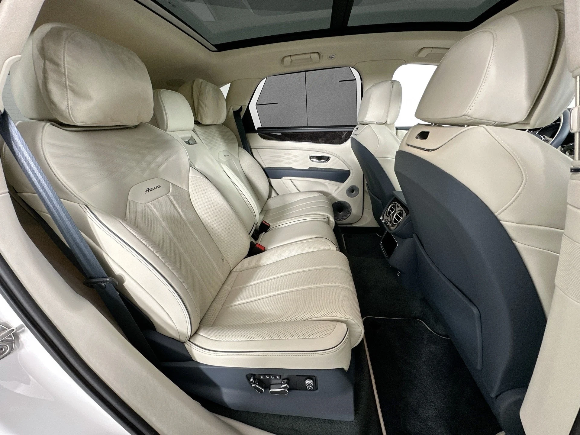 mph025_3827865049_26_0da5ff98da