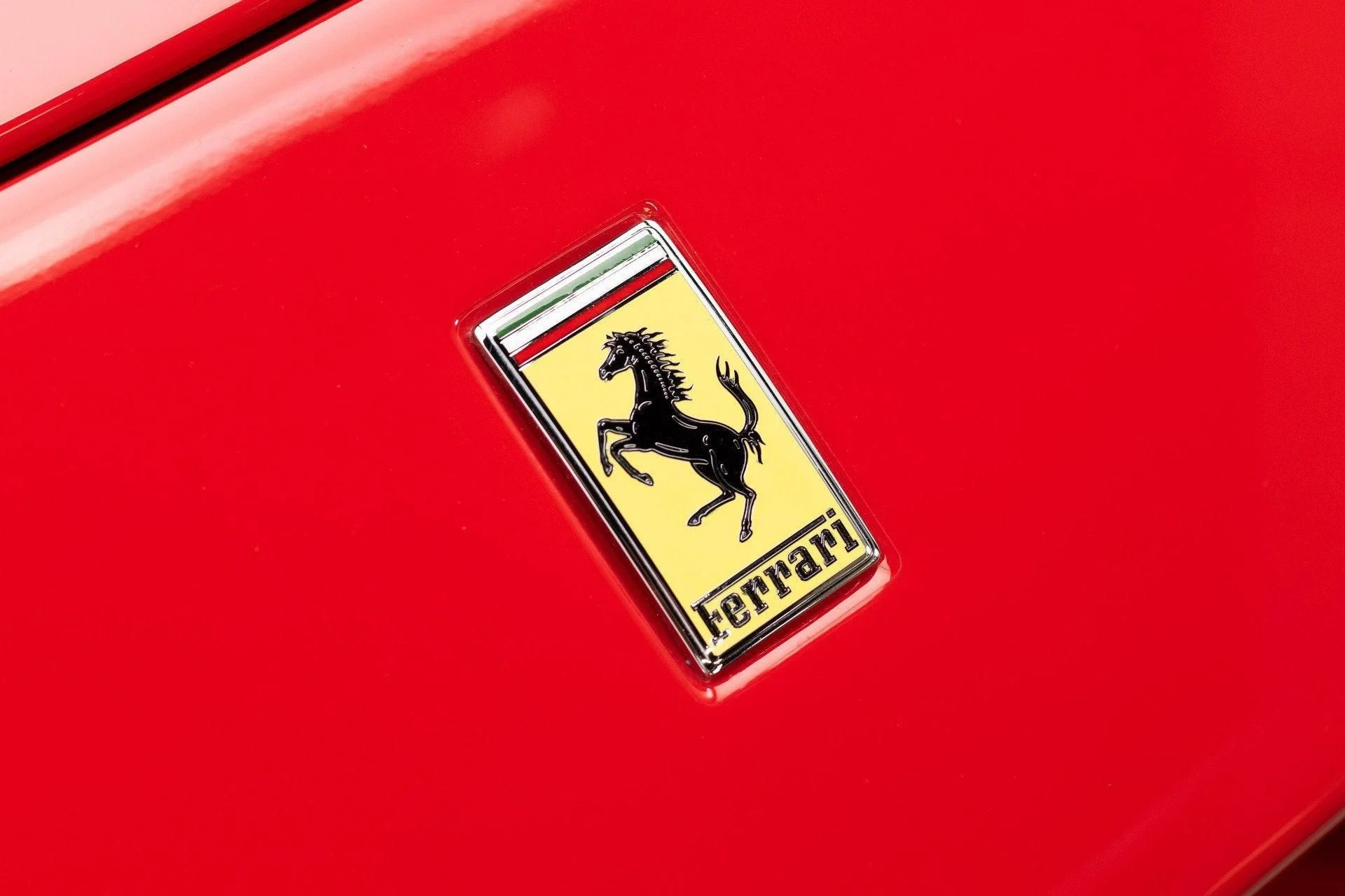 mph025_3832924760_Used_2020_Ferrari_488_Pista_Spider_1782826880_19ef3f390b