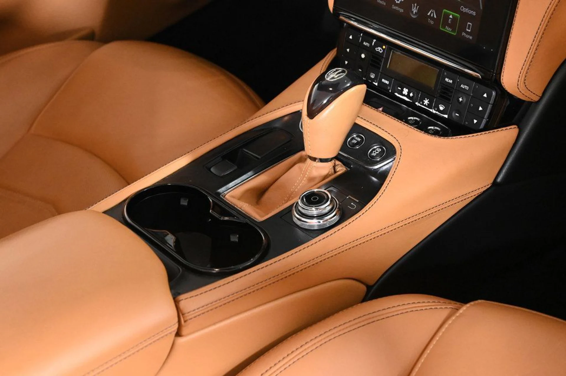 mph025_3859188220_used_2019_maserati_granturismo_sport_11350_23000858_25_1024_0e08aaef41