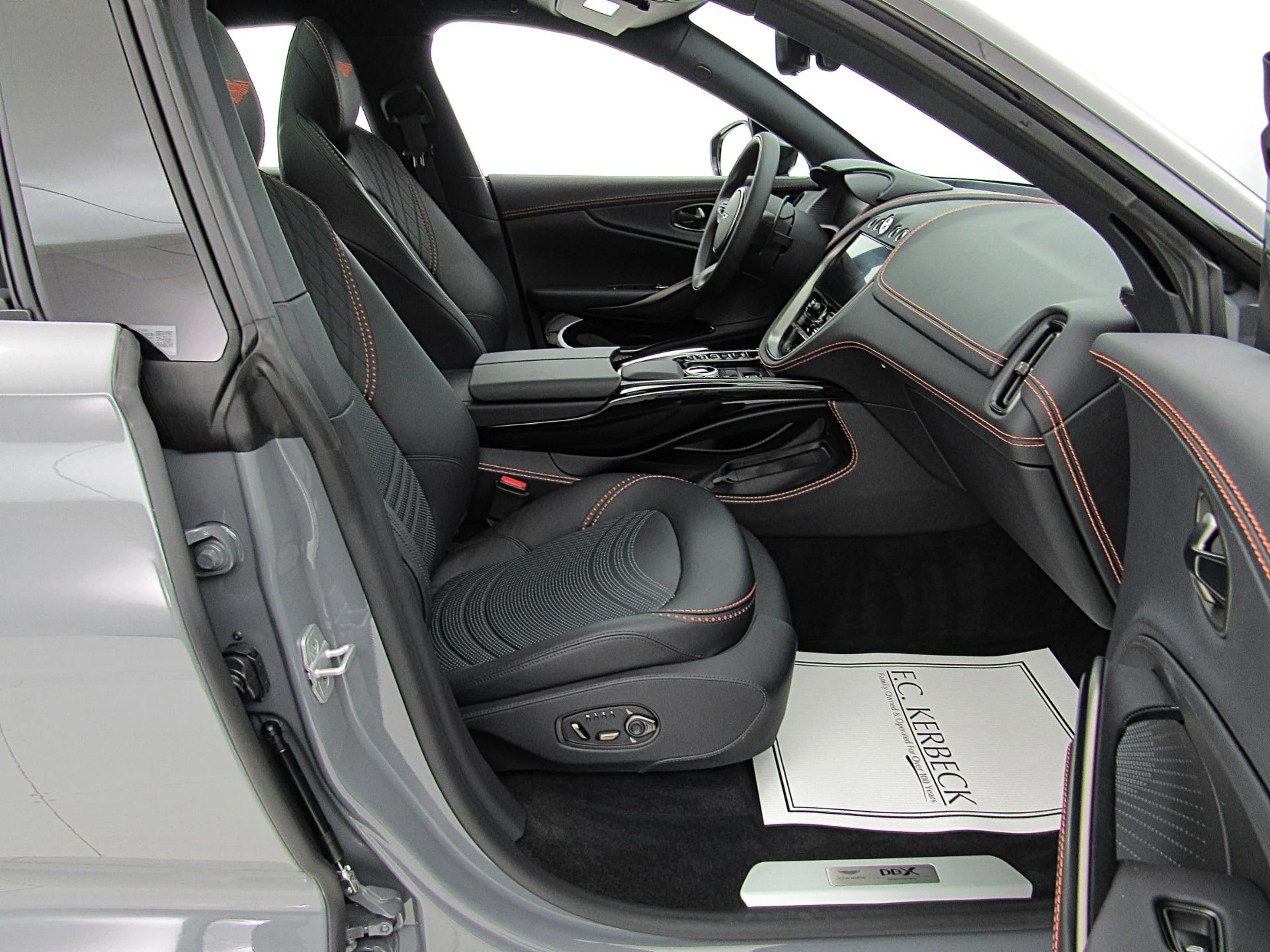 mph025_3862155842_Used_2023_Aston_Martin_DBX_8429e1594c