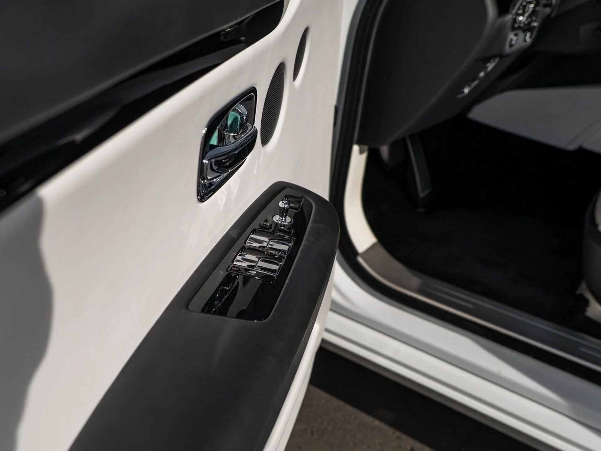 mph025_3870629938_28c19fcf1db4ad5a9e224353cab93529x_8dae7b6758