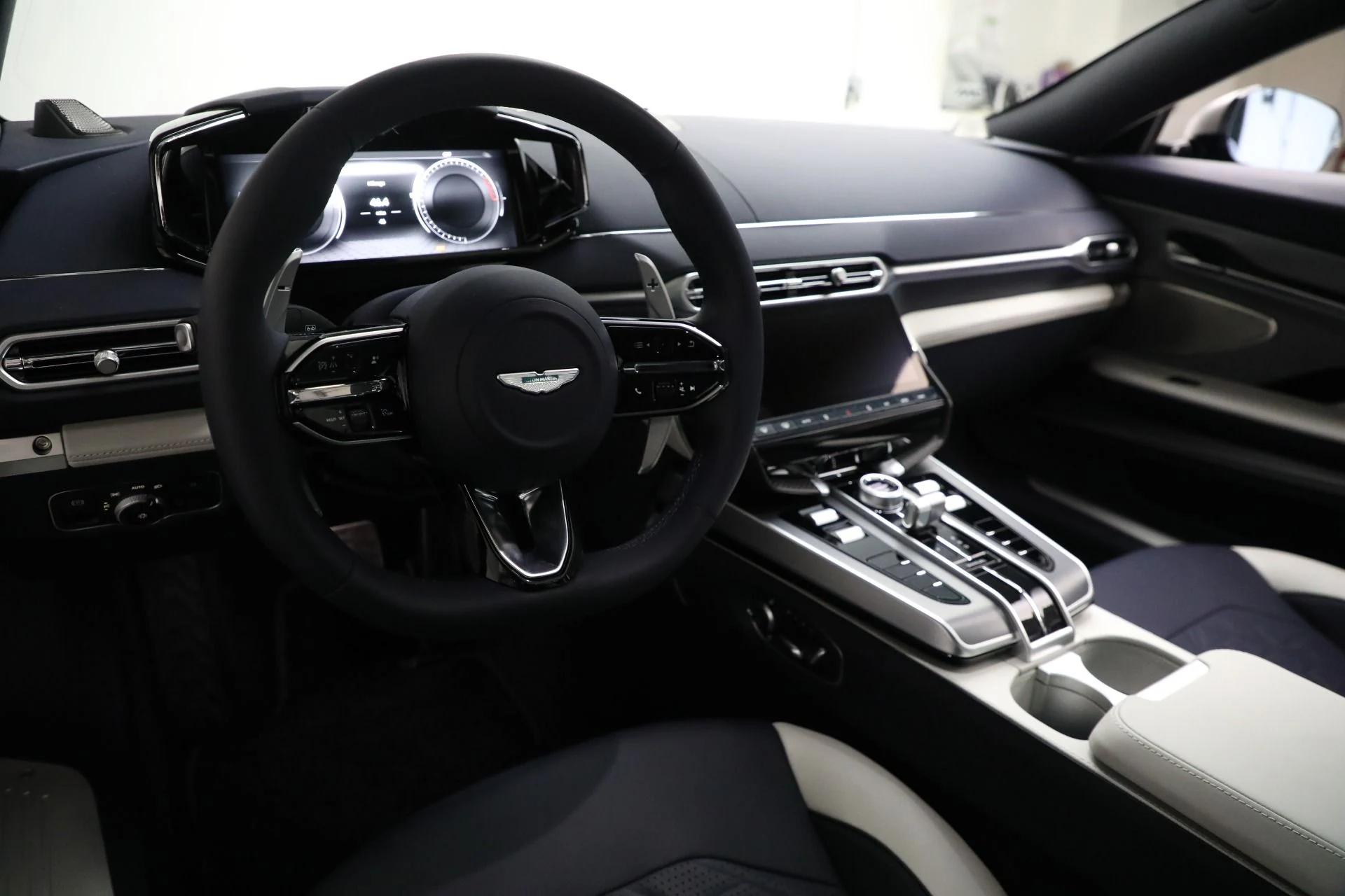 mph025_3879157462_New_2025_Aston_Martin_Vanquish_1735676879_baa417532c