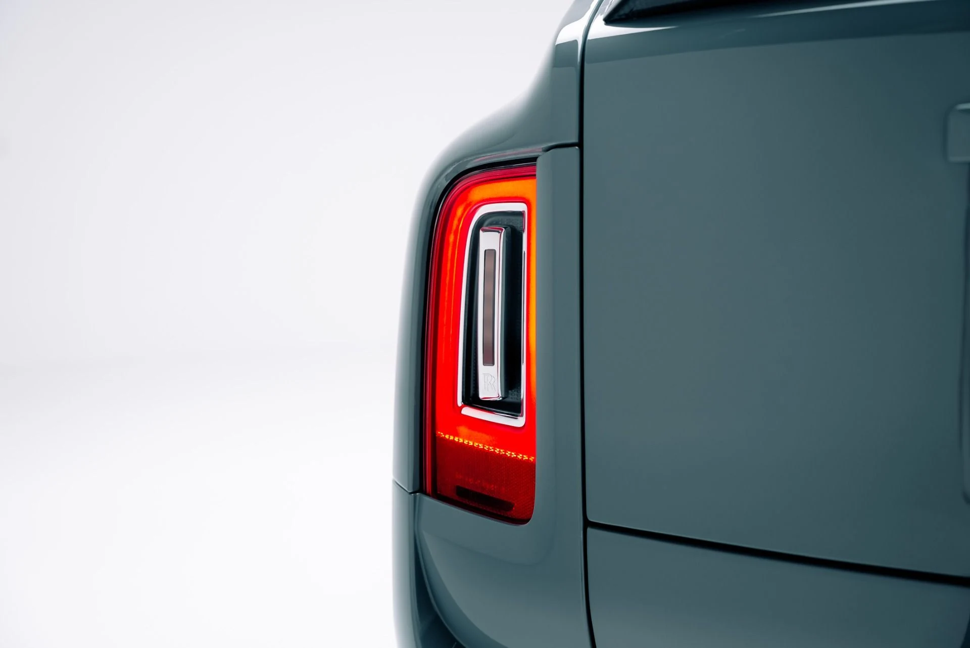 mph025_3884638367_Used_2020_Rolls_Royce_Cullinan_1764611808_347ebdedf0