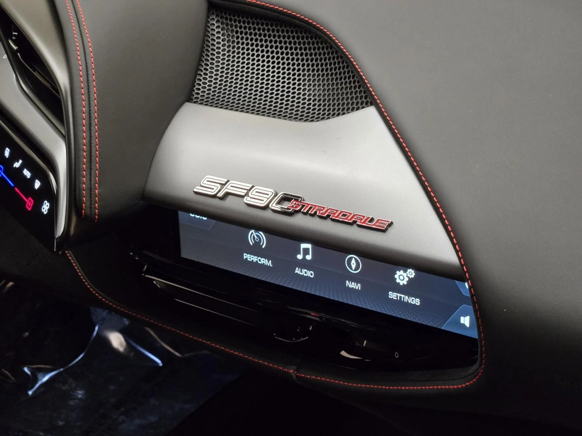 mph025_3888747436_Used_2021_Ferrari_SF_90_Stradale_1762500923_edf2516732