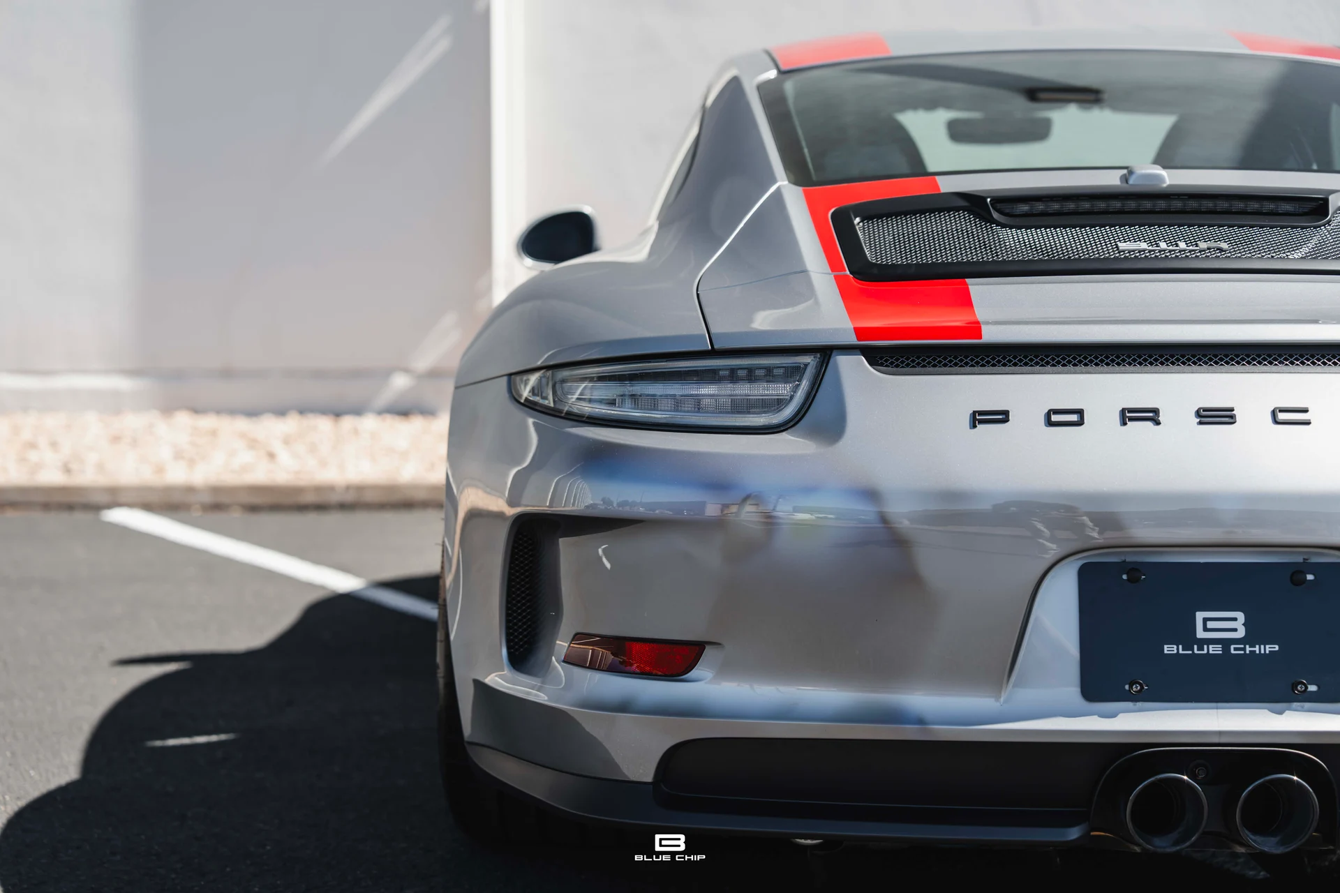 mph025_3897242656_6a2c7e03cb67d99649a20f65_2016_Porsche_911_R_26_a9ad2ec0e2
