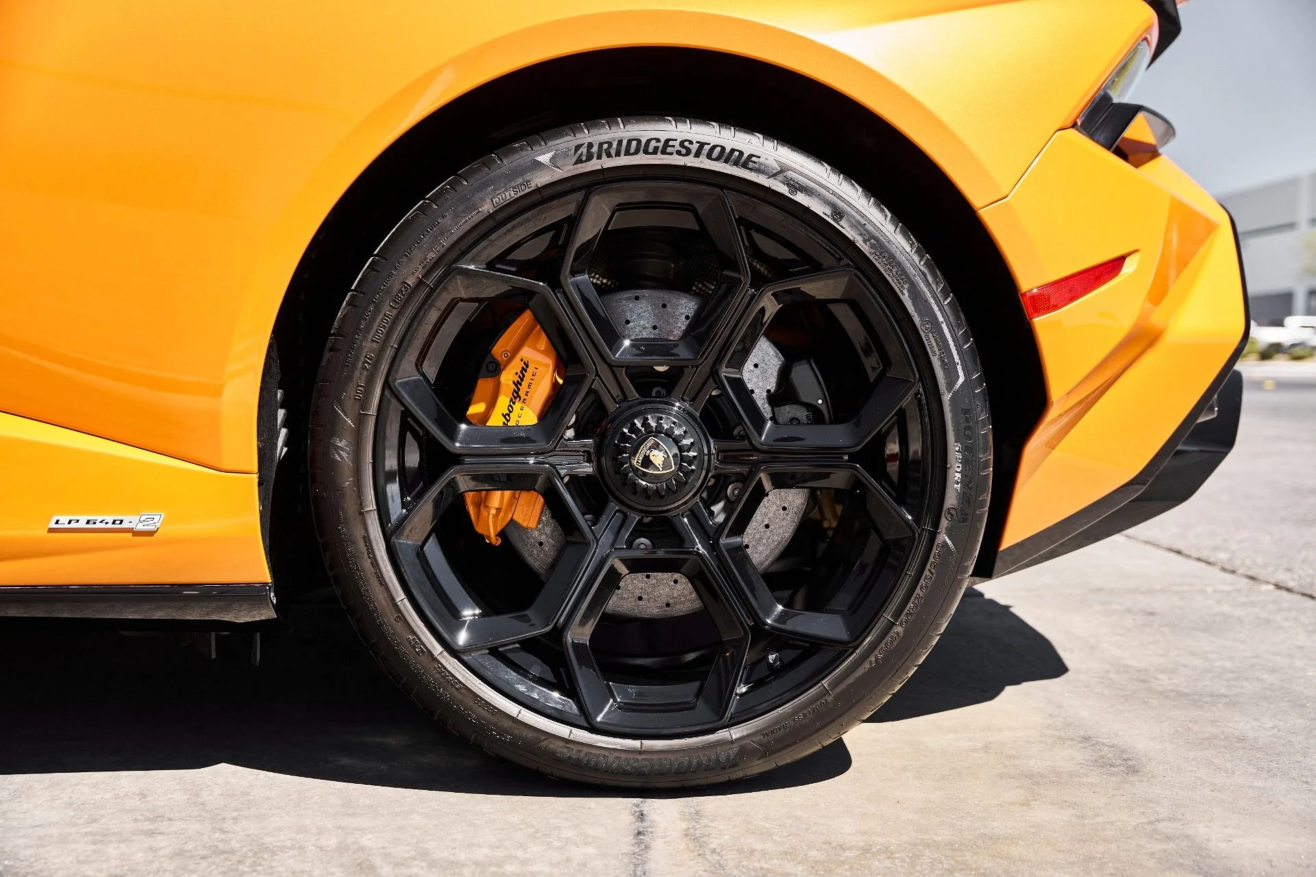 mph025_3905221165_Used_2023_Lamborghini_Huracan_Tecnica_Base_1777011632_2b3c2b8b59