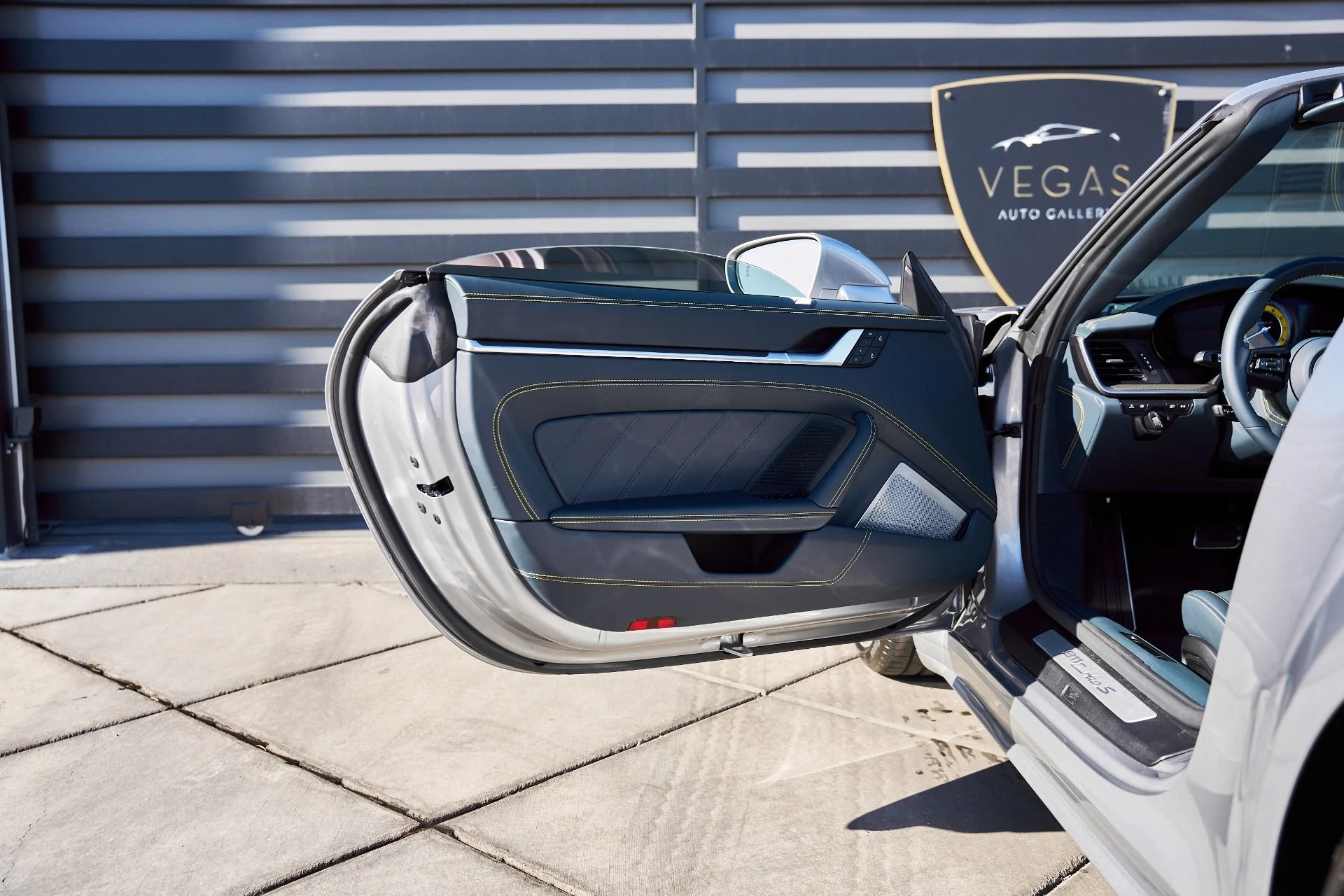 mph025_3906607674_Used_2024_Porsche_911_Turbo_S_1768438261_10ffa9d72f