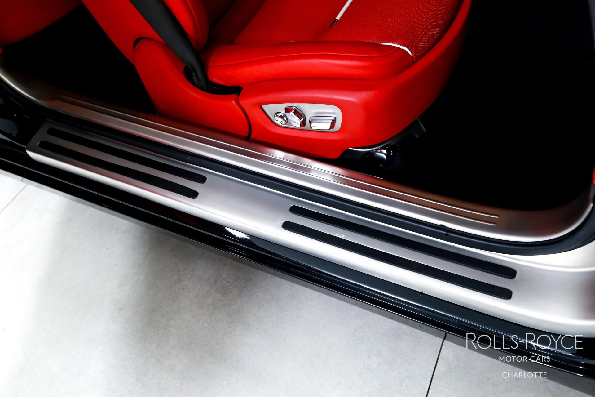 mph025_3908140488_Used_2020_Rolls_Royce_Wraith_1774634363_2b4c454188