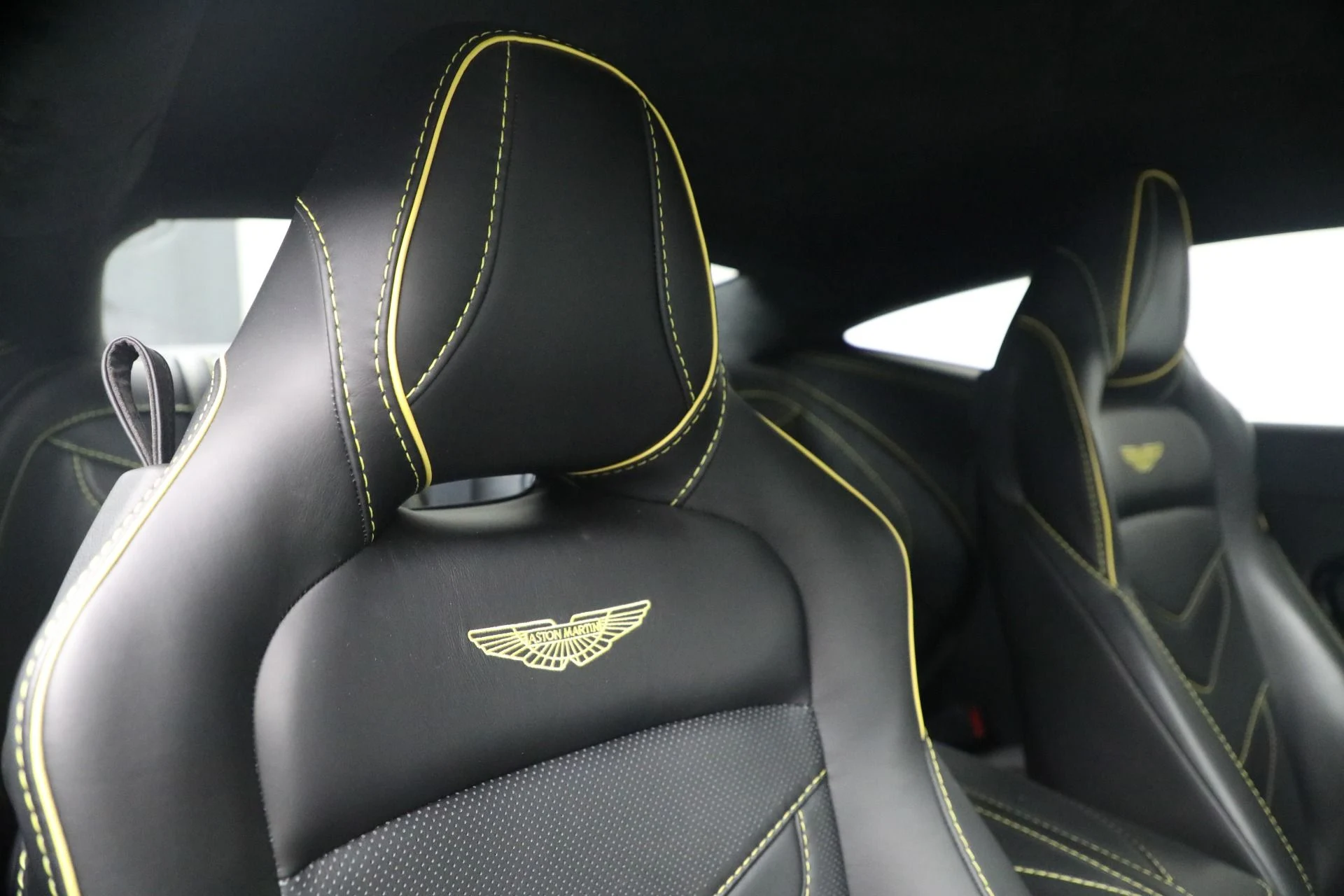 mph025_3911430652_Used_2019_Aston_Martin_DBS_Superleggera_1766529169_73e2af740a