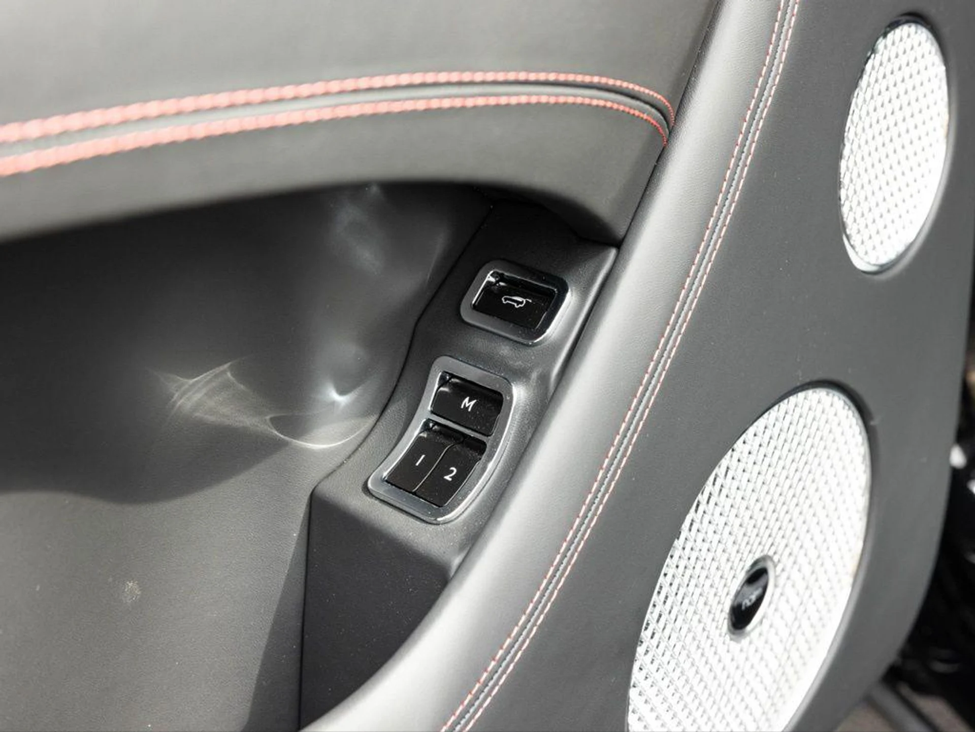 mph025_3913970131_497104613_69a1b7281e5607789028c3cb_81a9b1d3a5