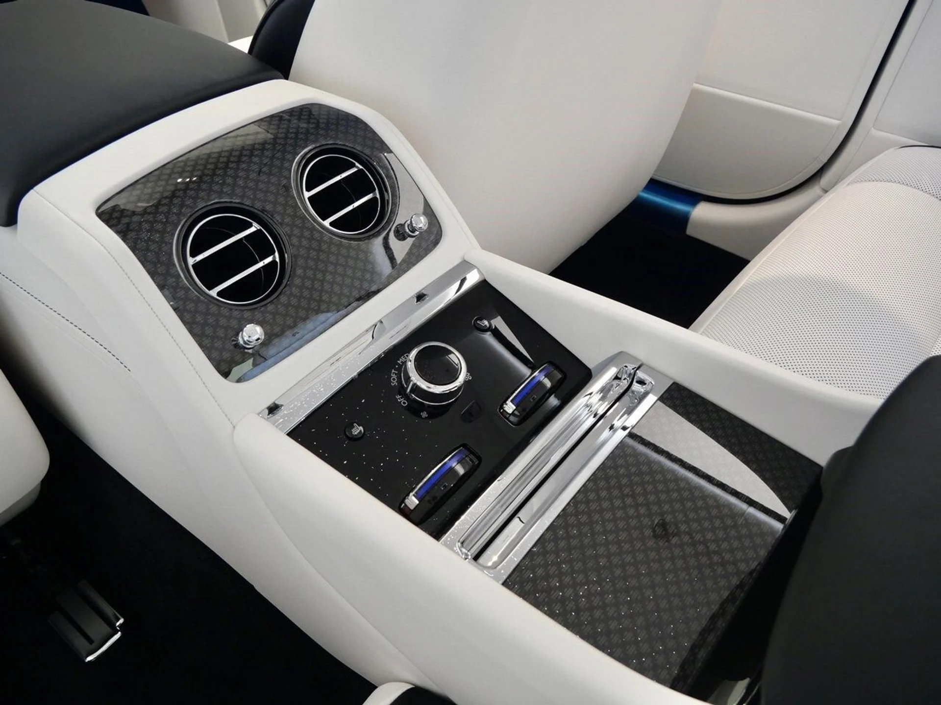 mph025_3916607239_d9de57225f7ee8240f2916b6d23f2875x_3734fd2816