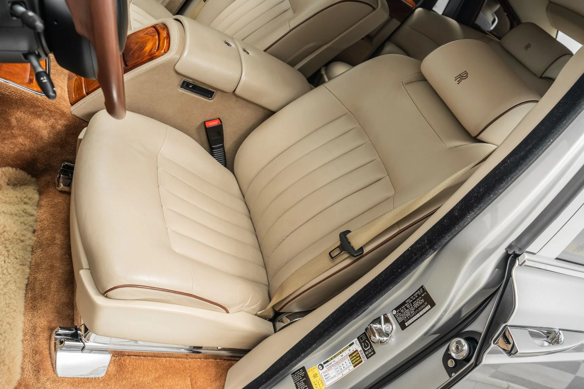 mph025_3924860451_Used_2007_Rolls_Royce_Phantom_Two_Tone_Exterior_and_Interior_Chromed_Wheels_1782334657_e4df3b7bb6