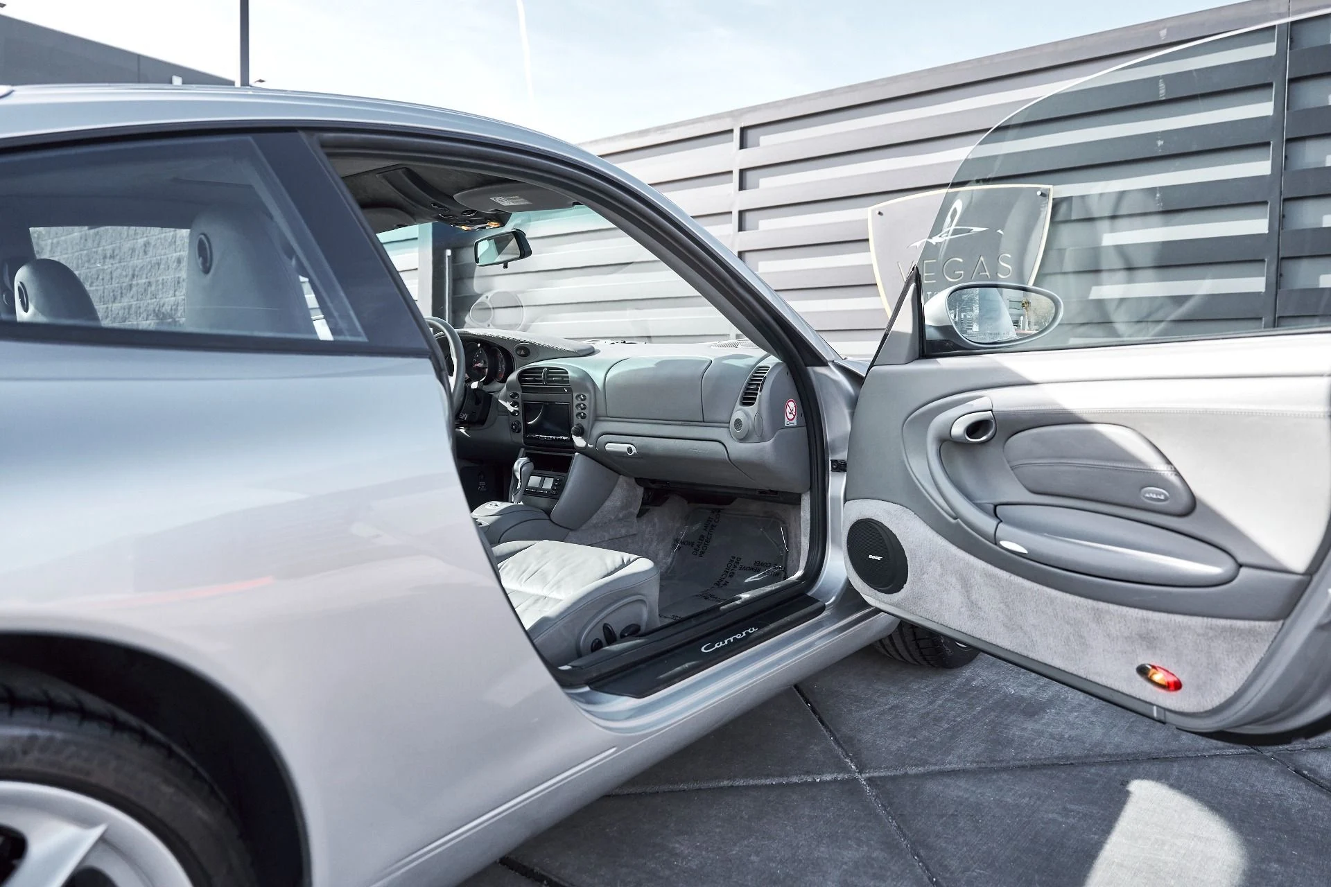 mph025_3927420788_Used_2002_Porsche_911_Carrera_1766458432_9a9a8a076d