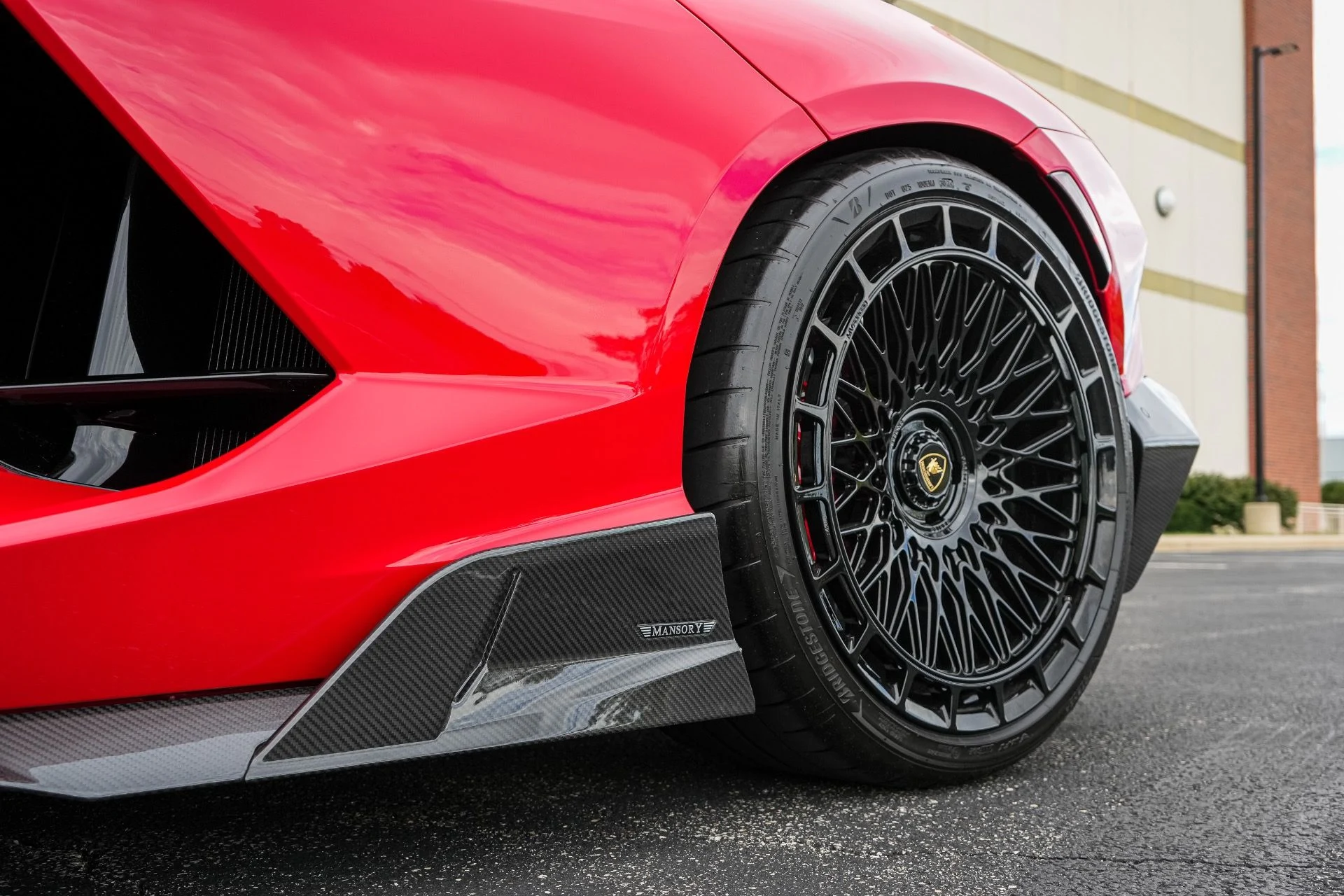 mph025_3929101686_Used_2025_Lamborghini_Revuelto_1790108001_ee73e5db3a