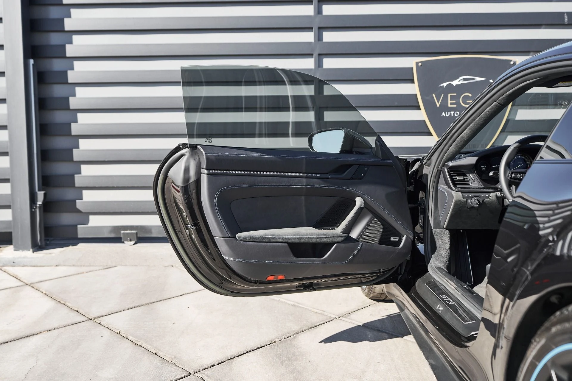 mph025_3932029509_Used_2023_Porsche_911_GT_3_1761779536_65257948c3