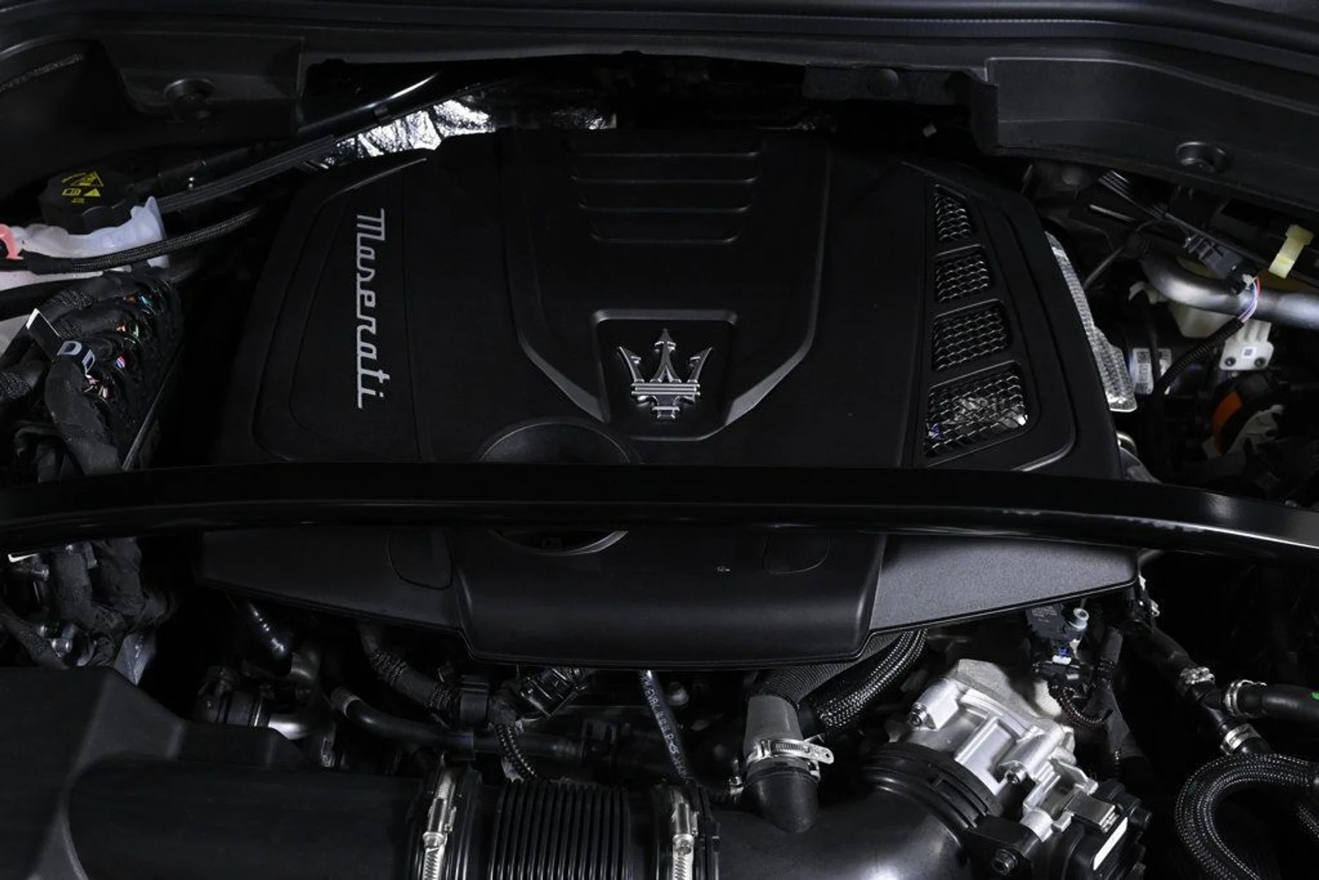 mph025_3935035128_used_2025_maserati_grecale_modena_11350_22945495_25_1024_6d1568d79c