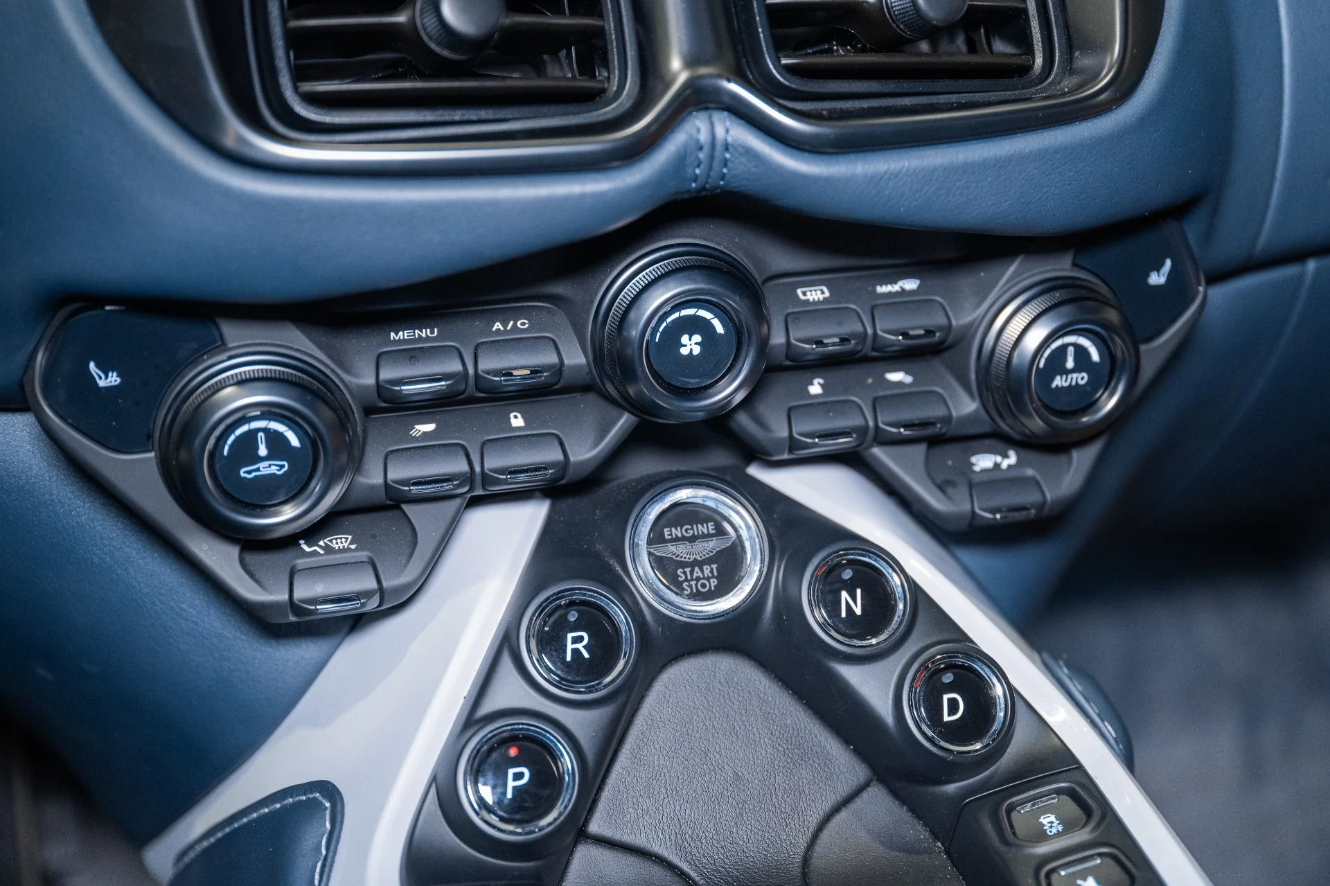 mph025_3949994850_Used_2019_Aston_Martin_Vantage_1790176598_15fc8eaa56