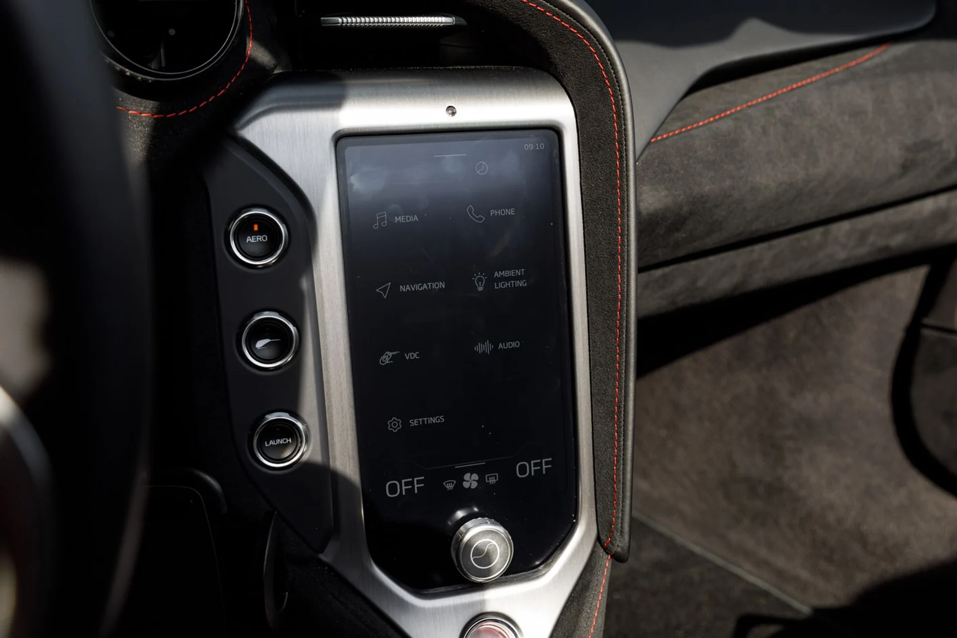 mph025_3953807077_450_p26_l_3fb49a66b0