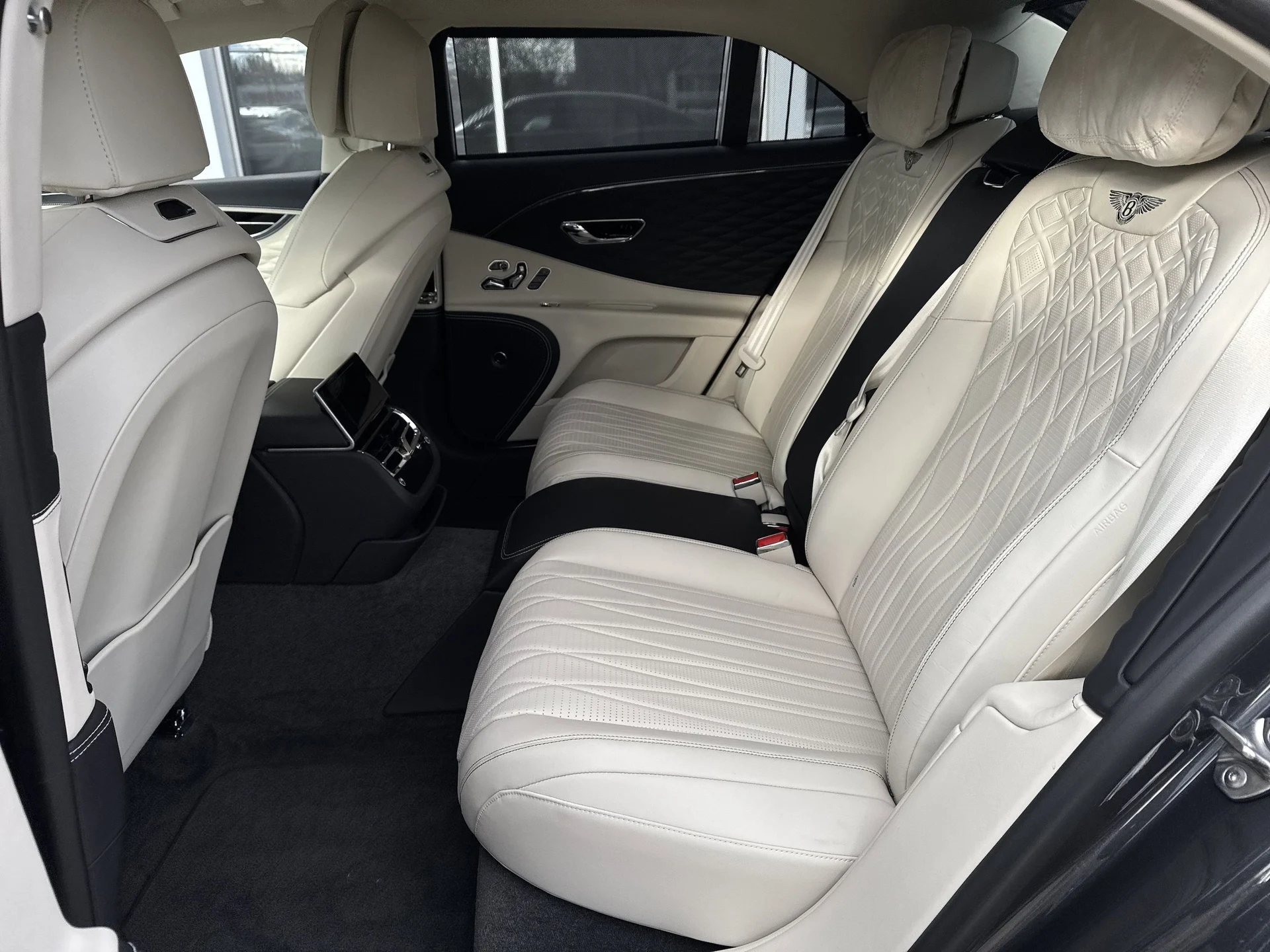 mph025_3955632836_4e9a089119fc89c7ee67a9712d4f7f29x_49d5238c90