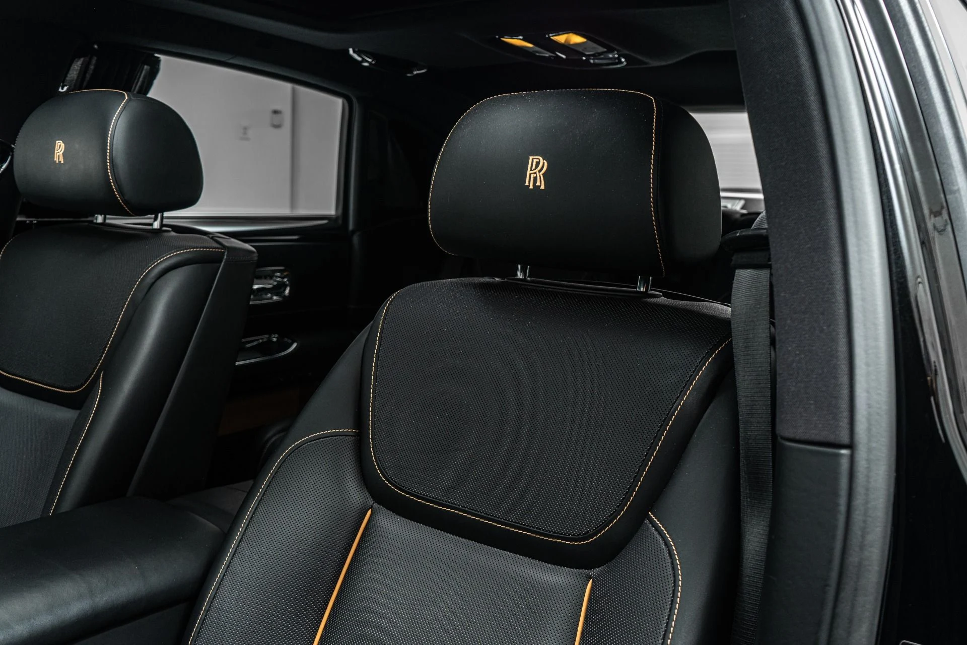 mph025_3959738482_Used_2017_Rolls_Royce_Ghost_Extended_Wheelbase_393_K_MSRP_Two_Tone_Paint_Rear_Chiller_1774532559_a38d277986