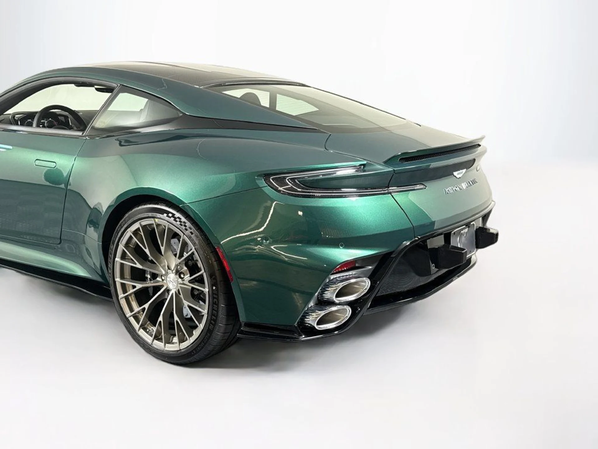 mph025_3967480224_new_2026_aston_martin_db12_scoupe_11350_23086694_27_1024_a2ab2cf8bb