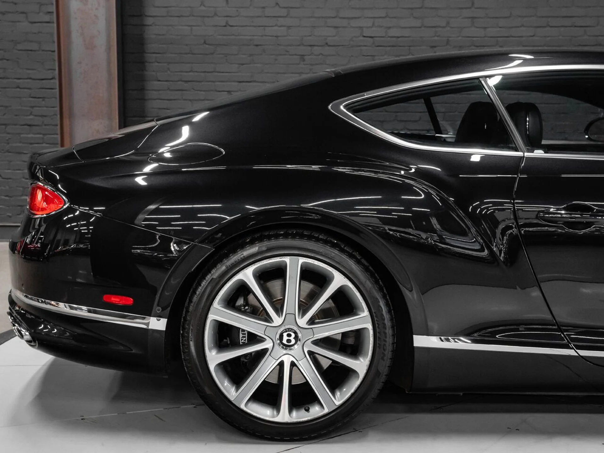 mph025_3987180006_bentley_continental_2022_576ae0d68a