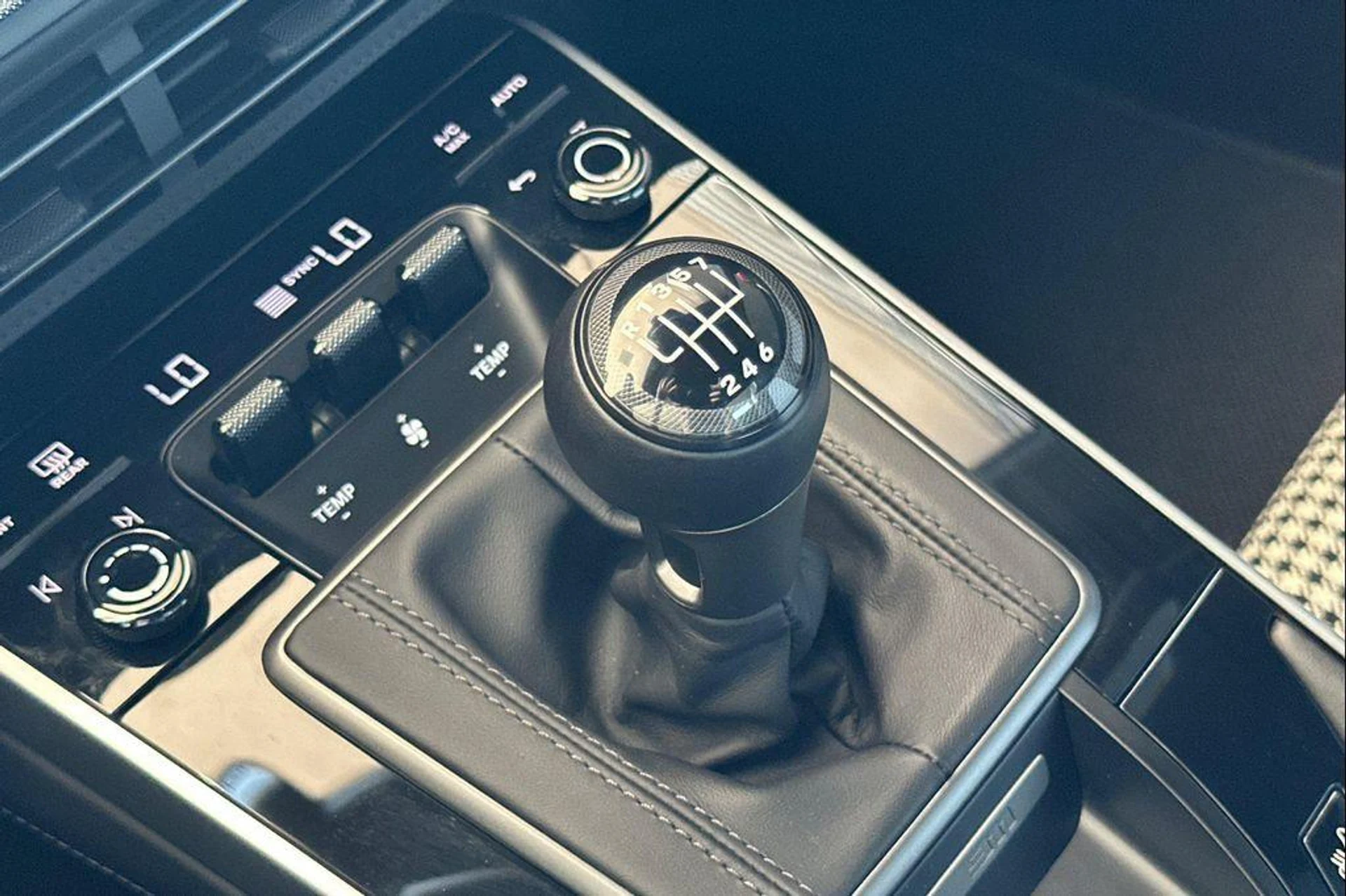 mph025_3992331432_I0_S6_L7fhrvvm_Ogyh8ls3zf_E8_Tt4_8cfc588a3d