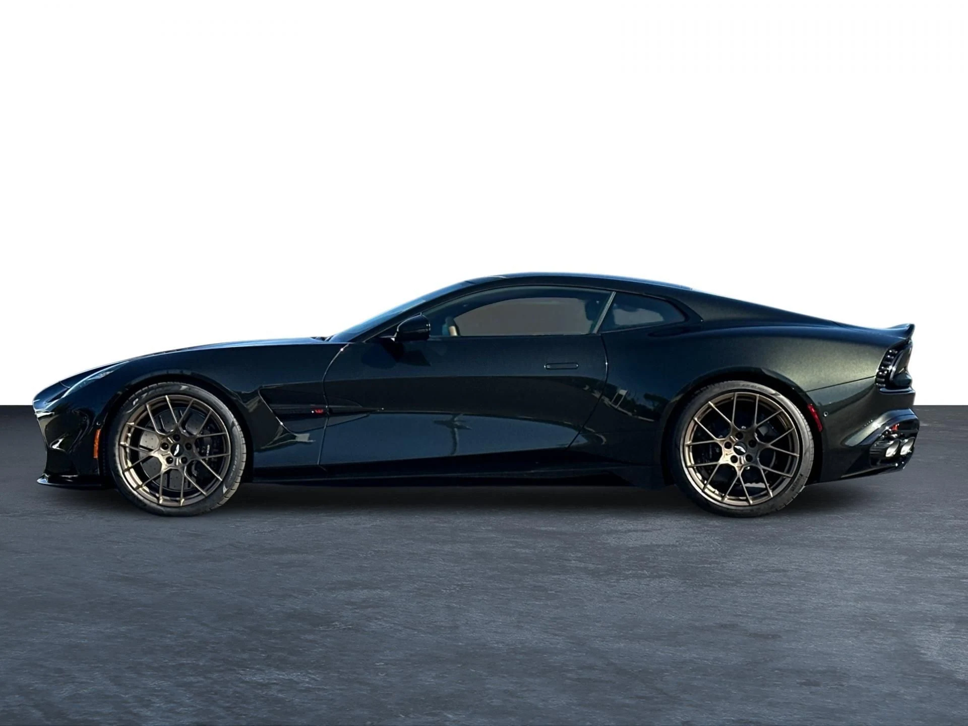 mph025_3993171228_New_2025_Aston_Martin_Vanquish_V12_1758724538_c30249435a
