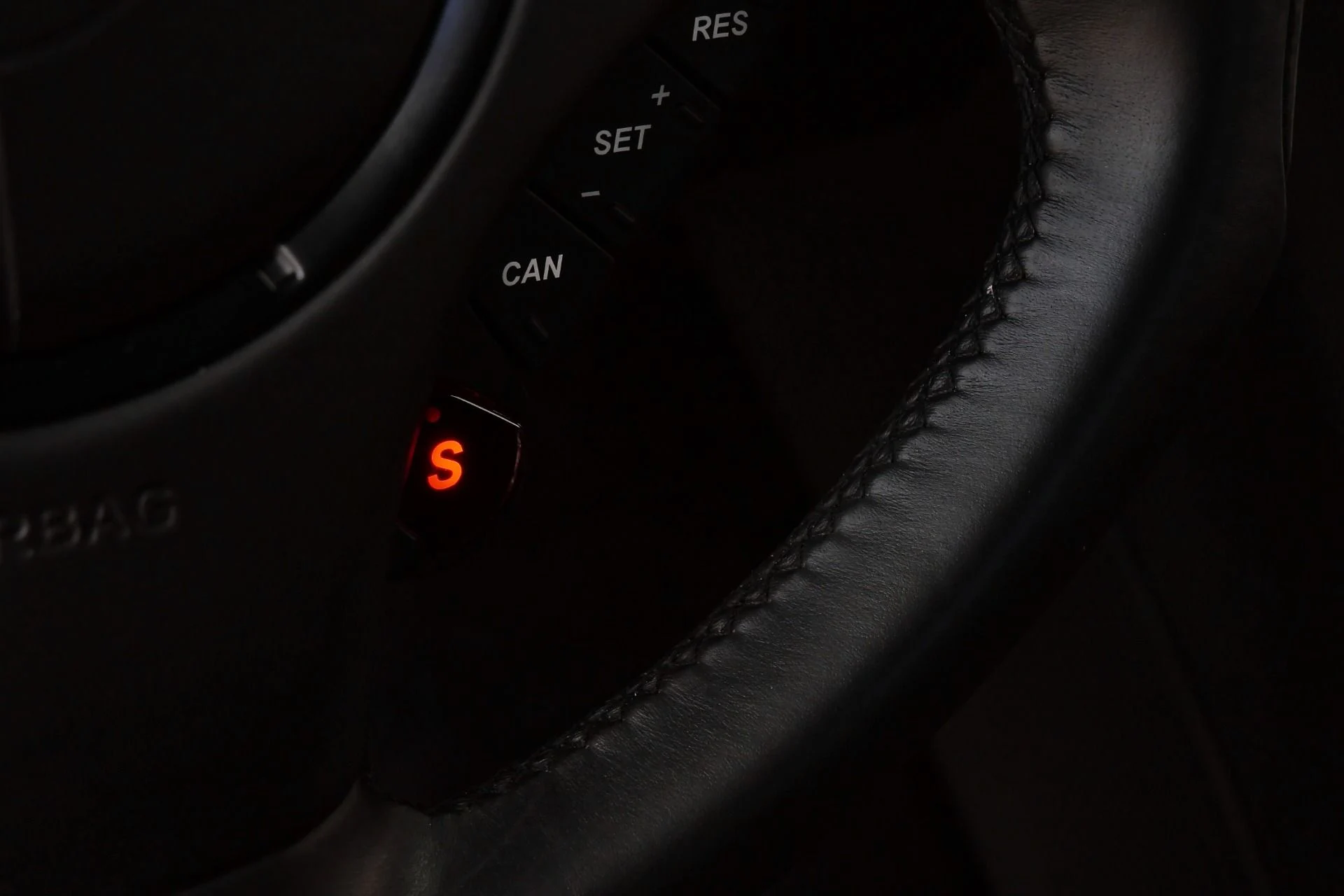 mph025_3994467039_Used_2014_Aston_Martin_Vanquish_AML_Color_V12_Power_Awesome_Sound_1781289634_c4c8243df3