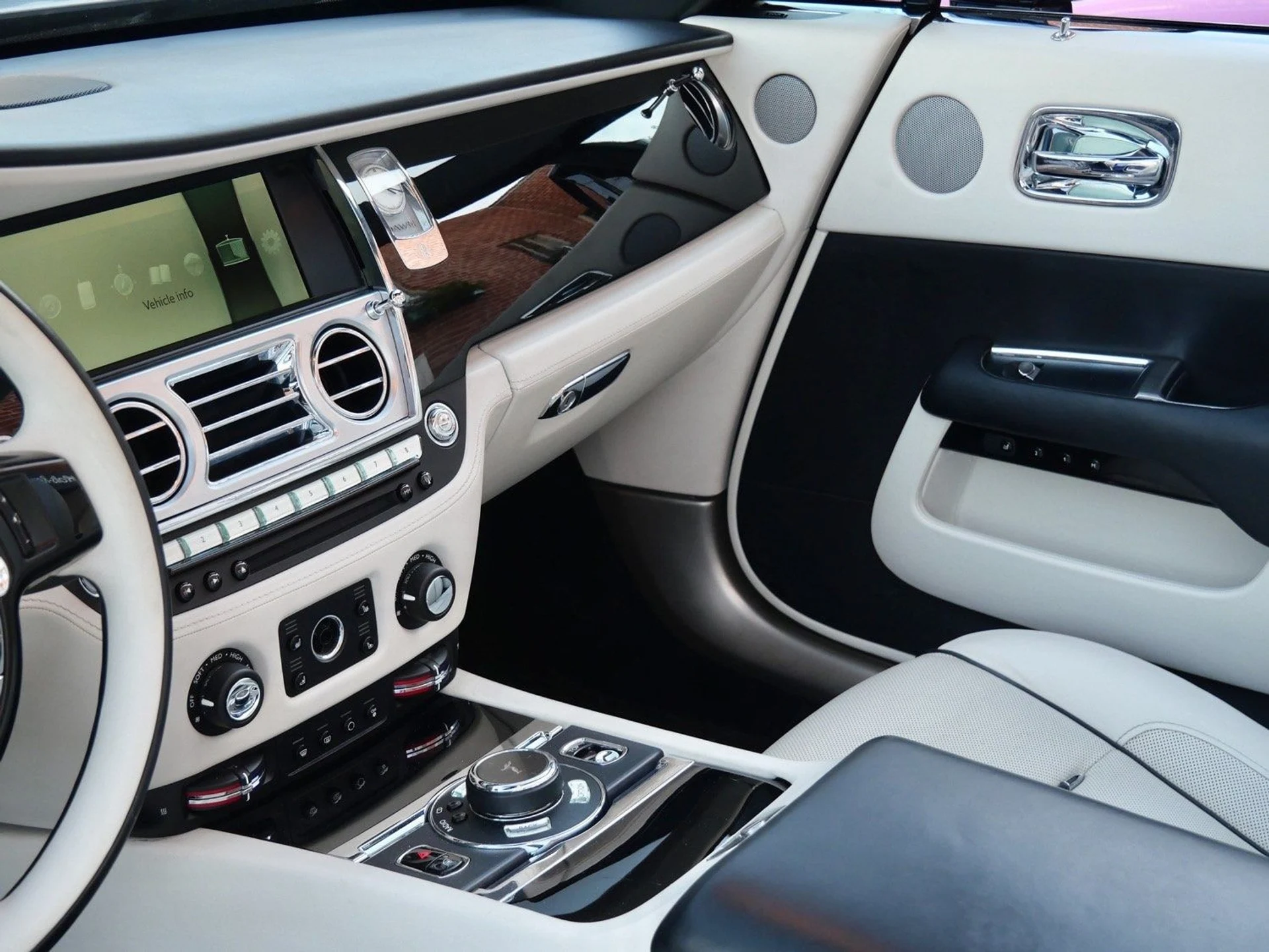 mph025_3997150456_1351ef6ef3782e4836ed21ff7c6a305fx_e45725a05c