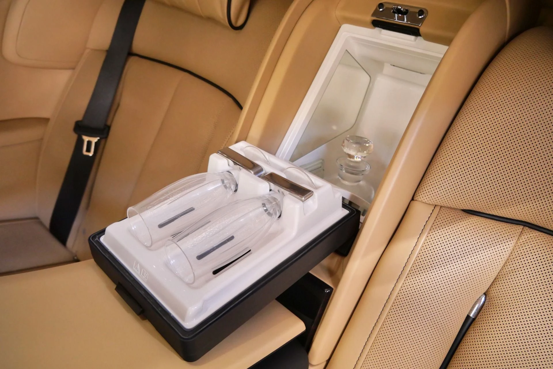 mph025_3998898928_Used_2020_Rolls_Royce_Phantom_1760120905_080af8061e