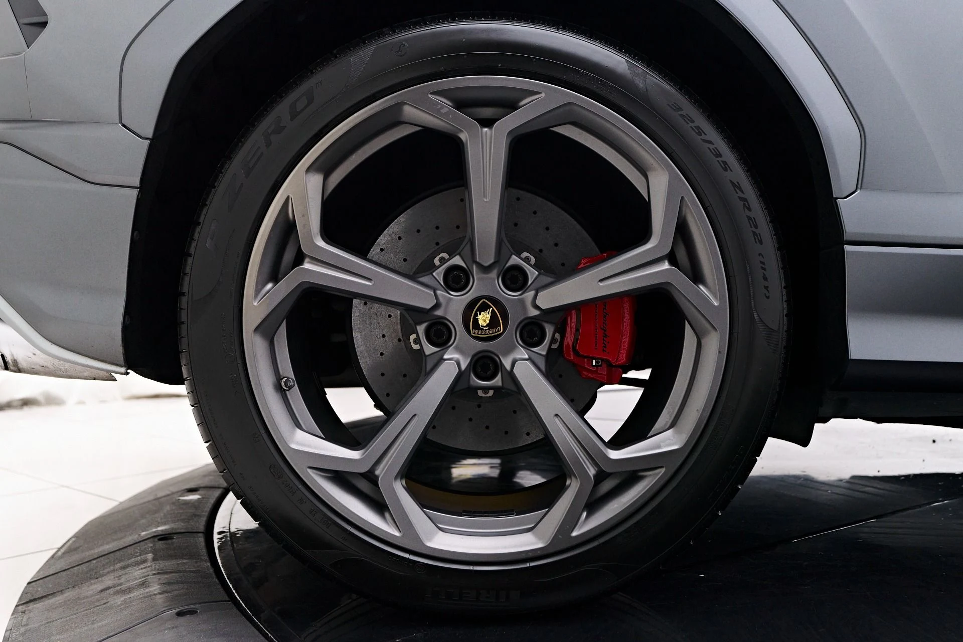 mph025_4000854908_Used_2020_Lamborghini_Urus_Base_1758905557_14a9a986d8