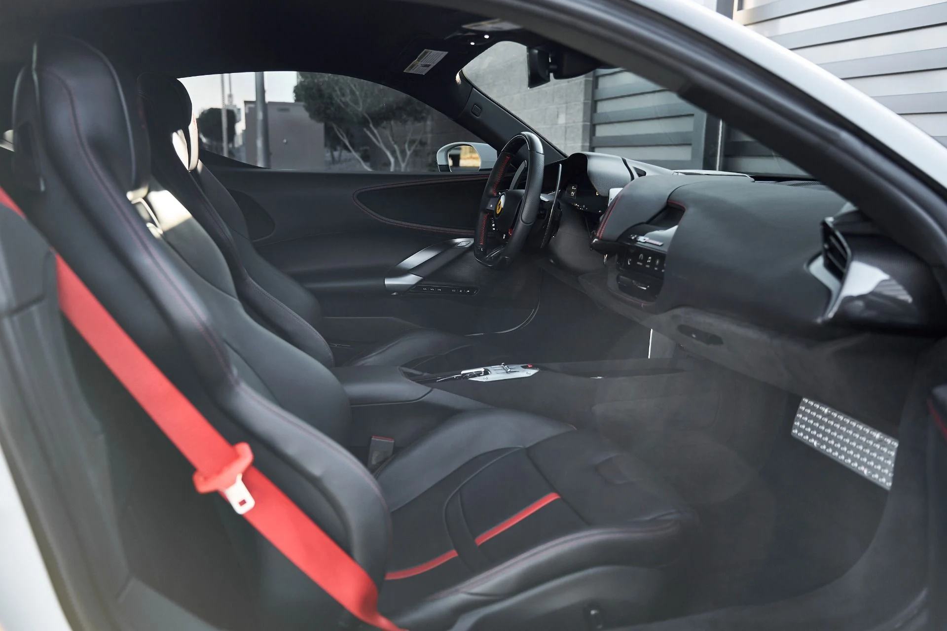 mph025_4003300141_Used_2023_Ferrari_SF_90_Stradale_Base_1762650953_5d5ecee2c7