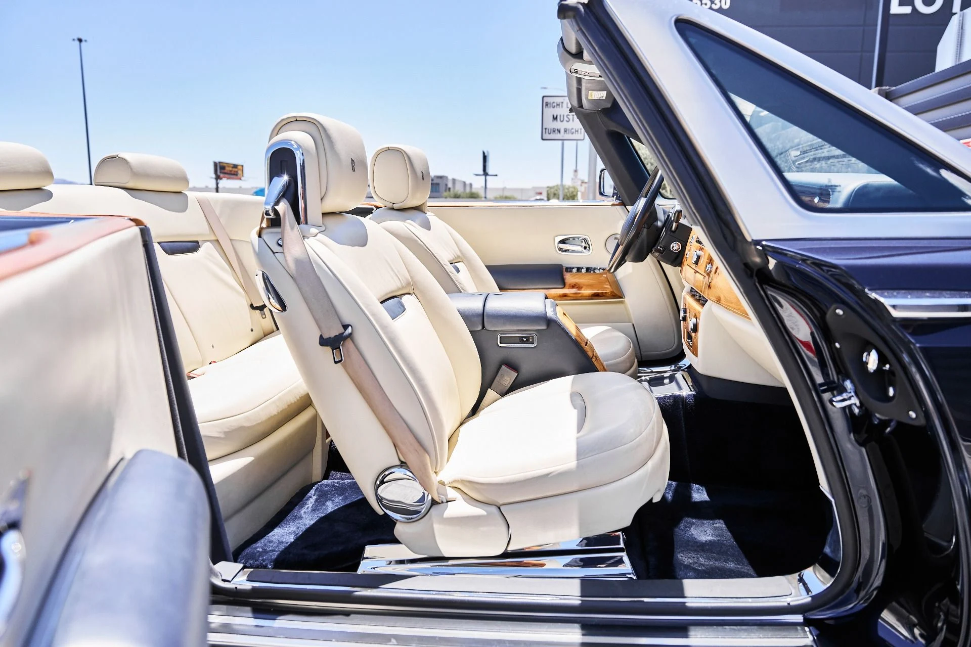 mph025_4005653422_Used_2009_Rolls_Royce_Phantom_Drophead_Coupe_Base_1779209658_d1396c2b97