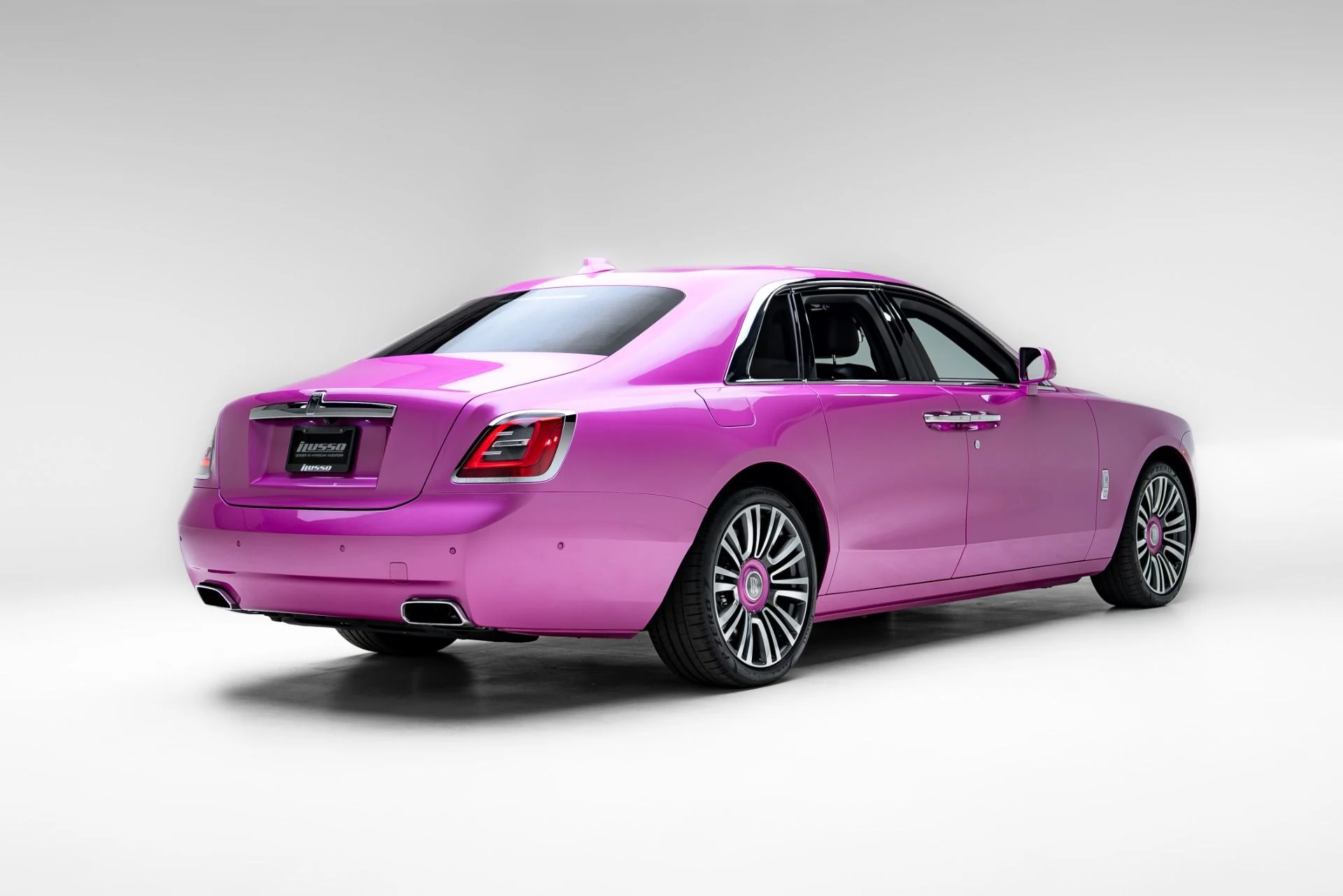 mph025_4006276514_Used_2021_Rolls_Royce_Ghost_1777047146_0358f087e4