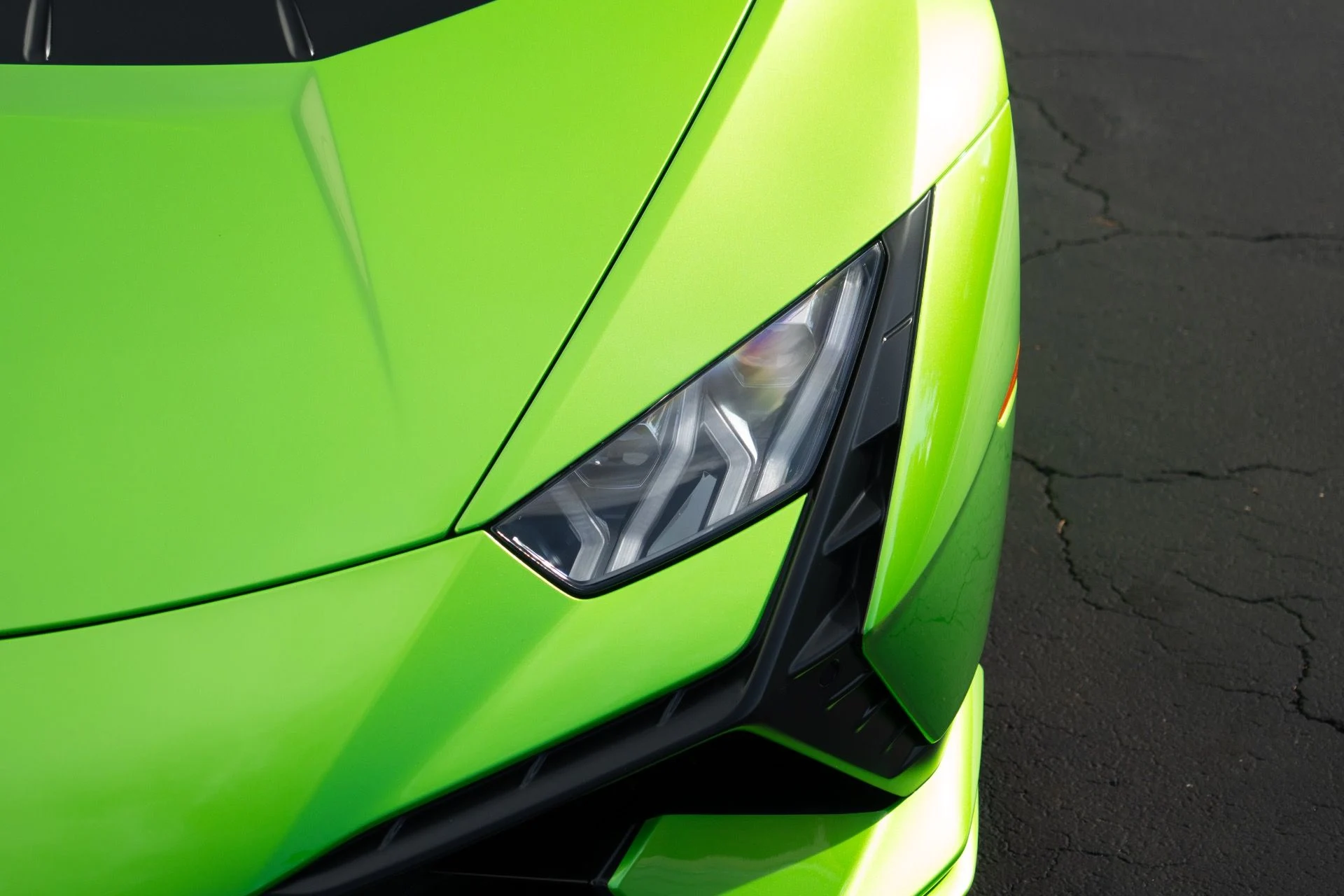 mph025_4026475851_Used_2023_Lamborghini_Huracan_Tecnica_1761058582_df3ba28d90